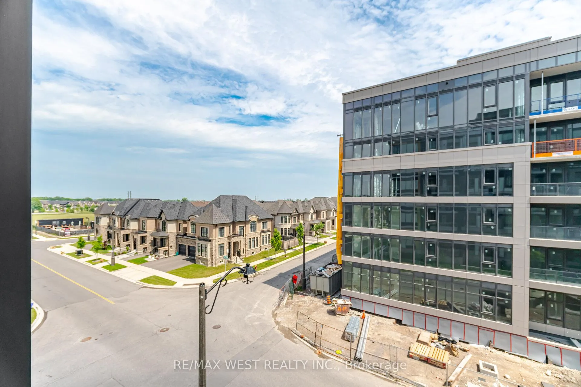 Photo 33 of Unit 311, 2501 Saw Whet Boulevard, Oakville, Glen Abbey — HOMEH