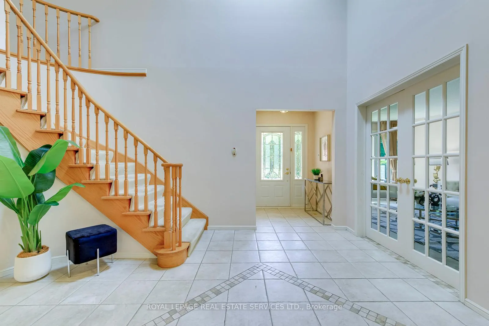 Photo 6 of 500 Woodview Road, Burlington, Roseland — HOMEH