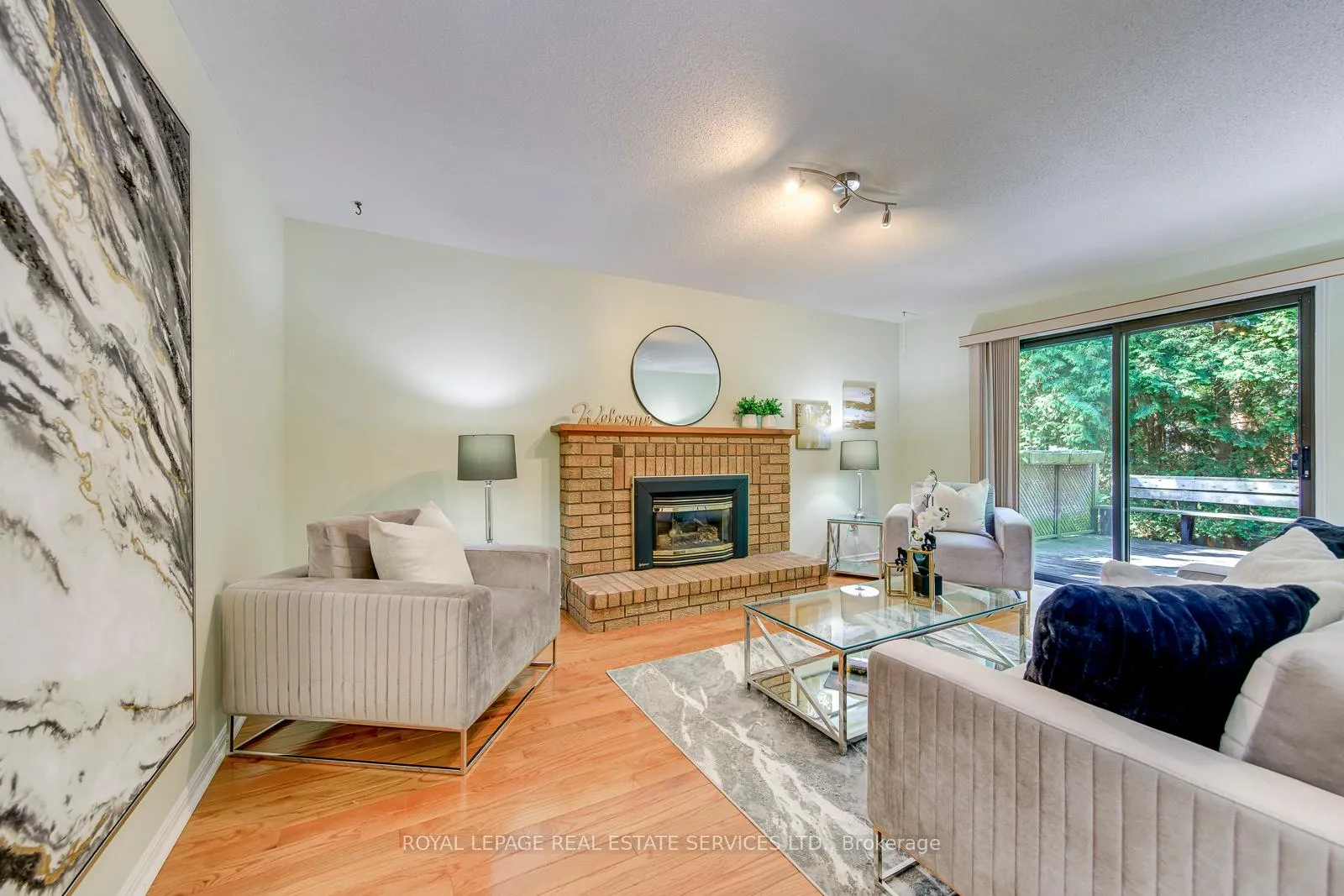 Photo 11 of 500 Woodview Road, Burlington, Roseland — HOMEH