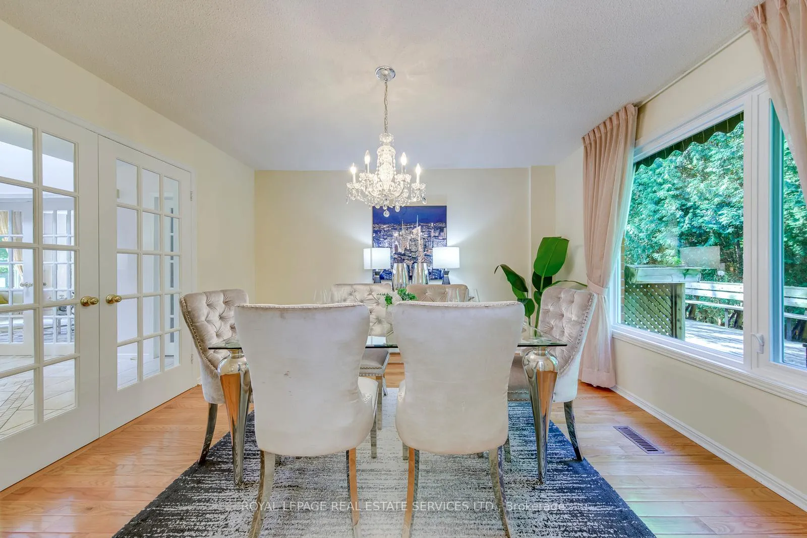 Photo 16 of 500 Woodview Road, Burlington, Roseland — HOMEH