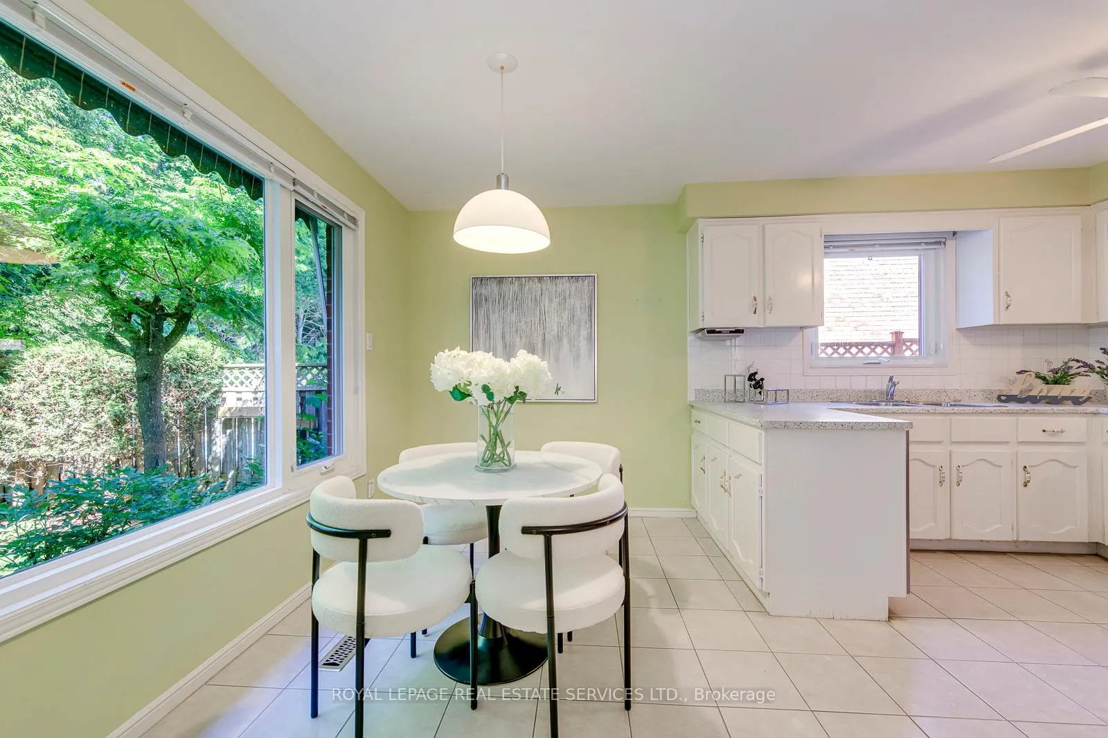 Photo 18 of 500 Woodview Road, Burlington, Roseland — HOMEH