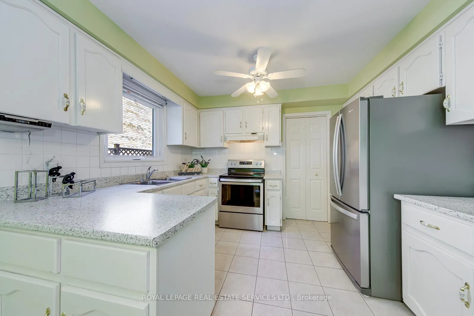 Photo 21 of 500 Woodview Road, Burlington, Roseland — HOMEH