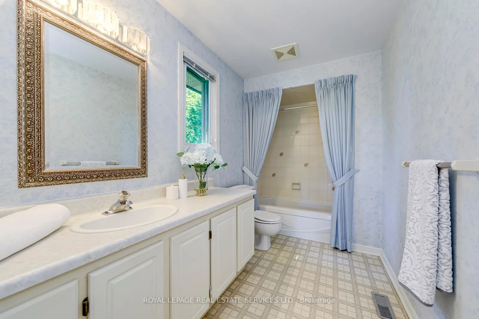 Photo 30 of 500 Woodview Road, Burlington, Roseland — HOMEH