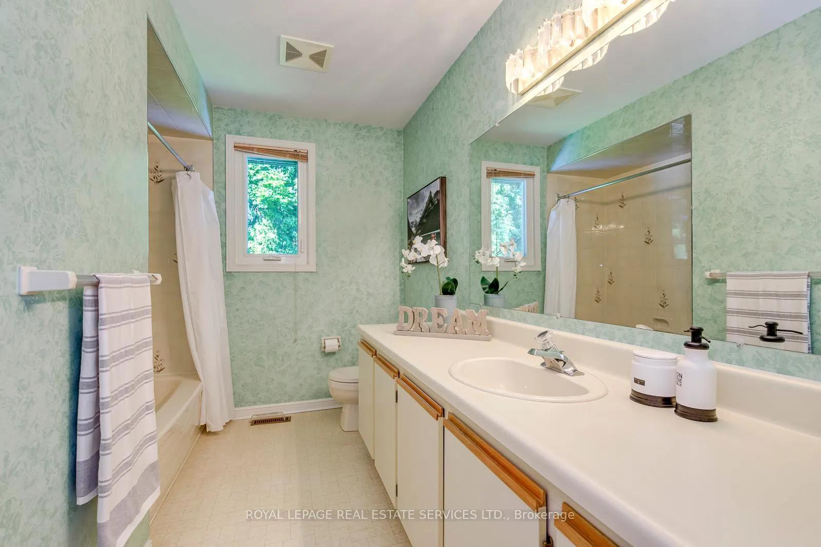 Photo 38 of 500 Woodview Road, Burlington, Roseland — HOMEH