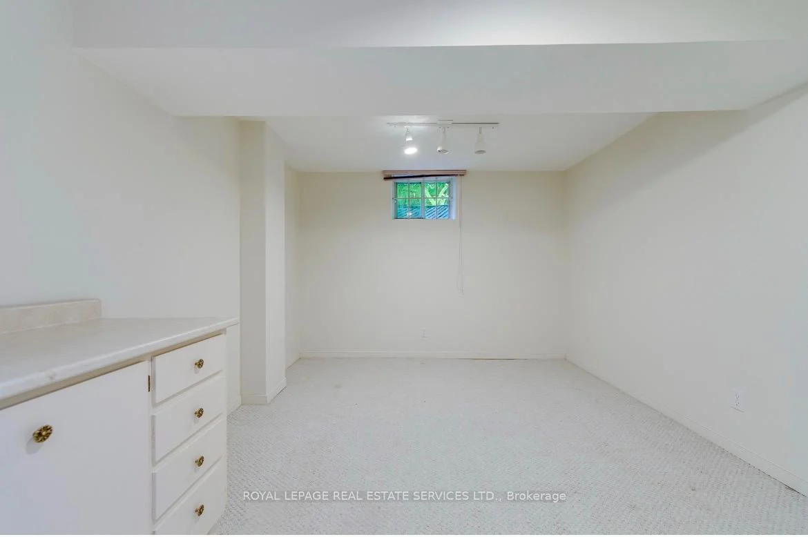 Photo 51 of 500 Woodview Road, Burlington, Roseland — HOMEH