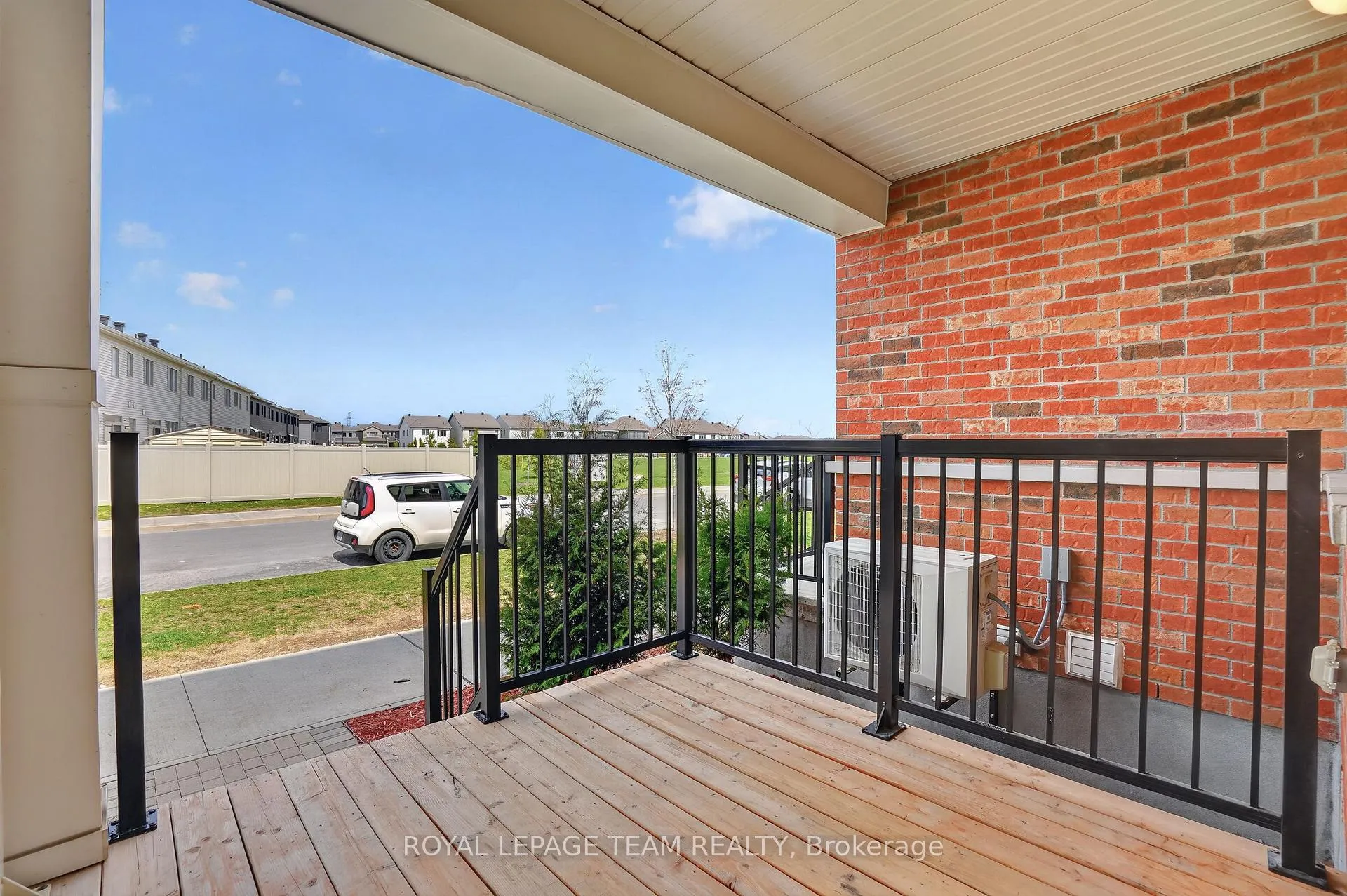 Photo 4 of Unit 171, 709 Nautilus Private, Ottawa, Kanata - Emerald Meadows/Trailwest — HOMEH