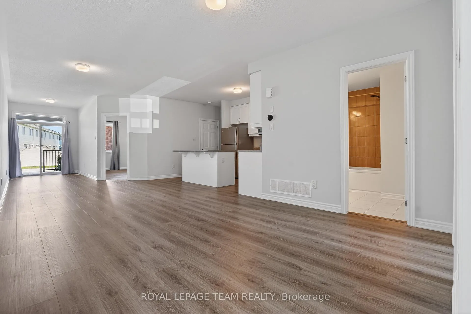 Photo 6 of Unit 171, 709 Nautilus Private, Ottawa, Kanata - Emerald Meadows/Trailwest — HOMEH