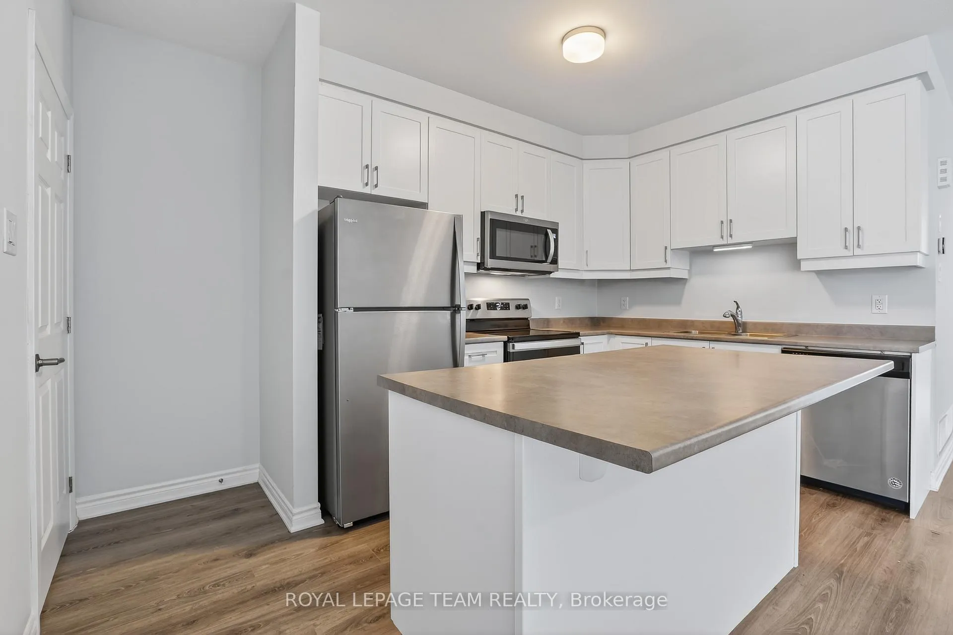 Photo 9 of Unit 171, 709 Nautilus Private, Ottawa, Kanata - Emerald Meadows/Trailwest — HOMEH
