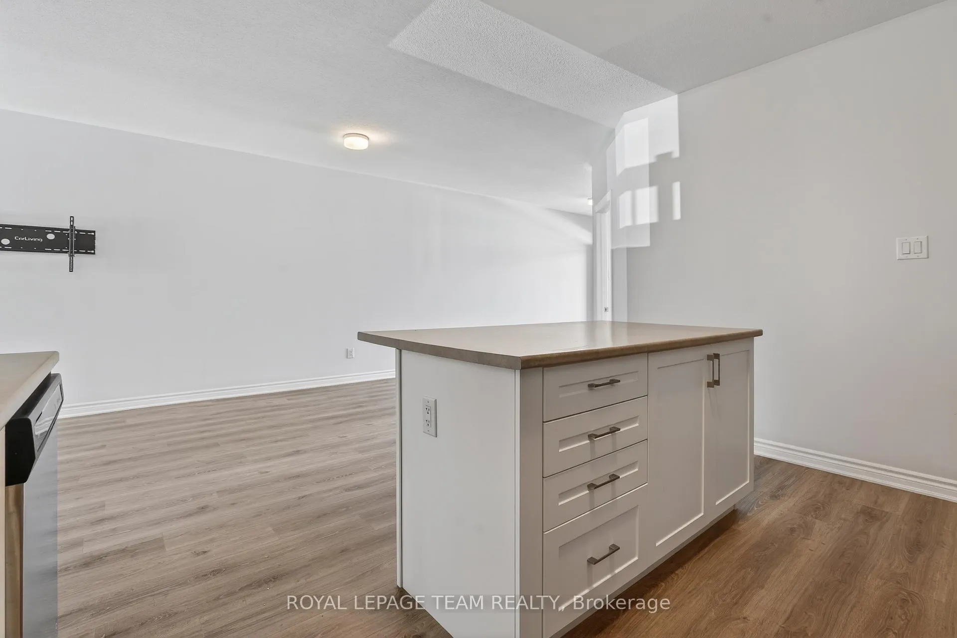 Photo 10 of Unit 171, 709 Nautilus Private, Ottawa, Kanata - Emerald Meadows/Trailwest — HOMEH