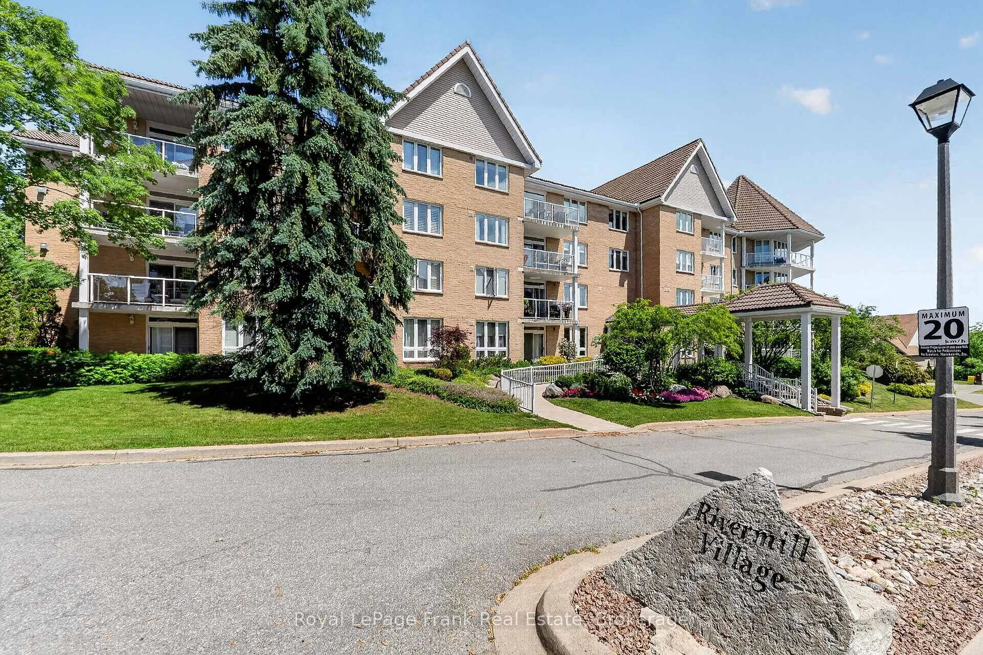 Photo 2 of Unit 407, 51 Rivermill Boulevard, Kawartha Lakes, Lindsay — HOMEH