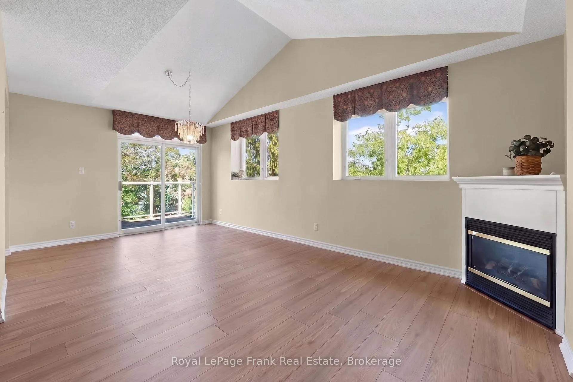 Photo 10 of Unit 407, 51 Rivermill Boulevard, Kawartha Lakes, Lindsay — HOMEH