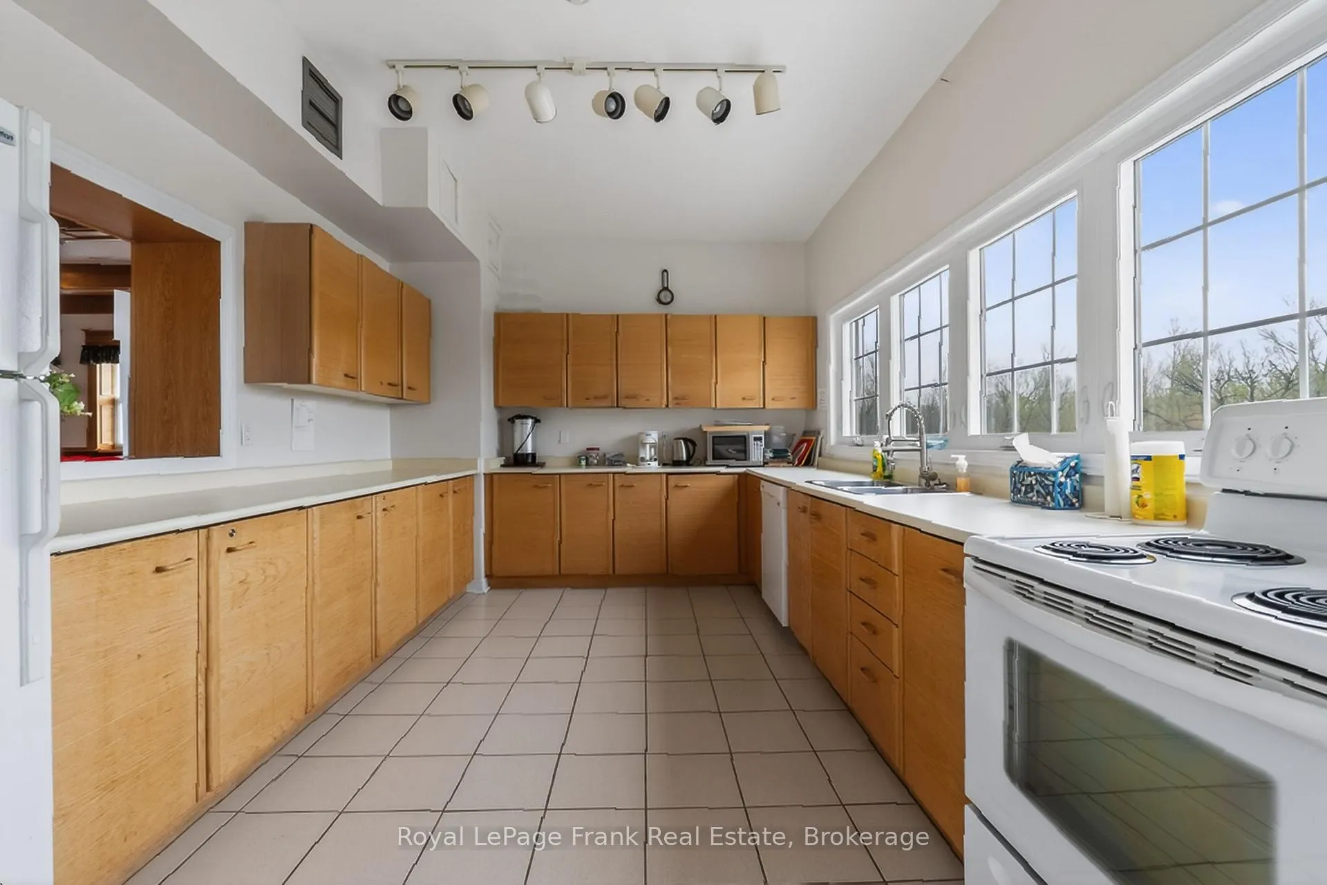 Photo 39 of Unit 407, 51 Rivermill Boulevard, Kawartha Lakes, Lindsay — HOMEH