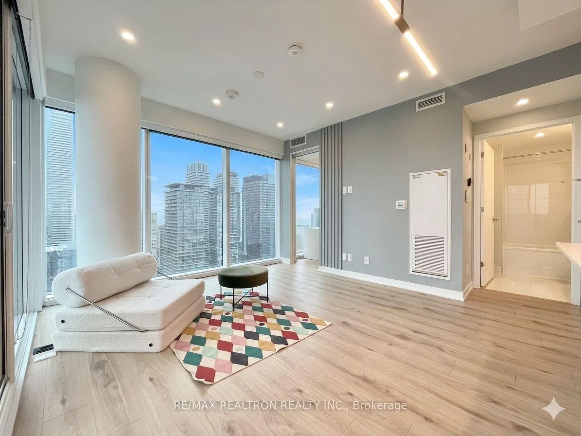 Photo 6 of Unit 4601, 3 Gloucester Street, Toronto, Church-Yonge Corridor — HOMEH