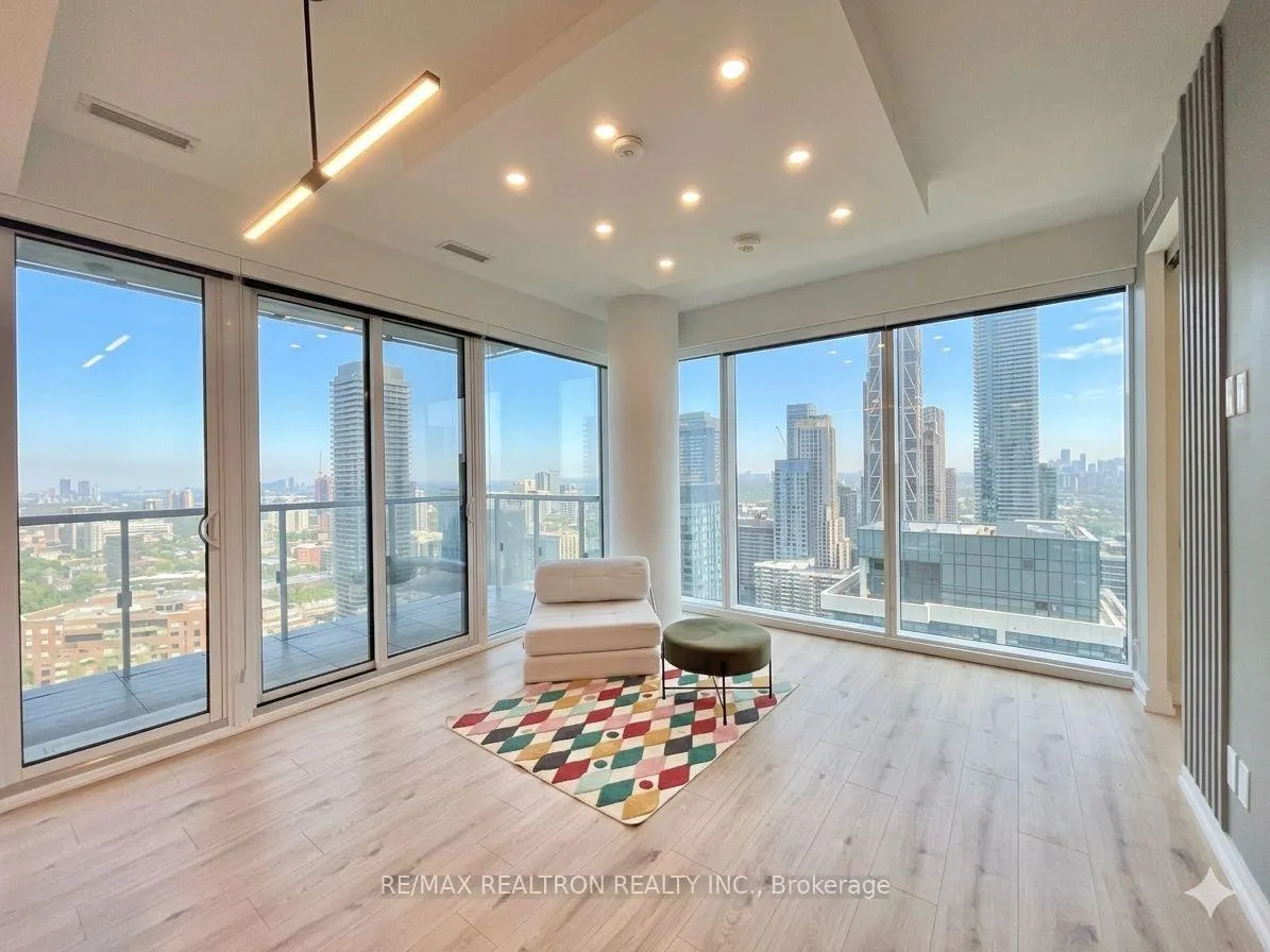 Photo 10 of Unit 4601, 3 Gloucester Street, Toronto, Church-Yonge Corridor — HOMEH