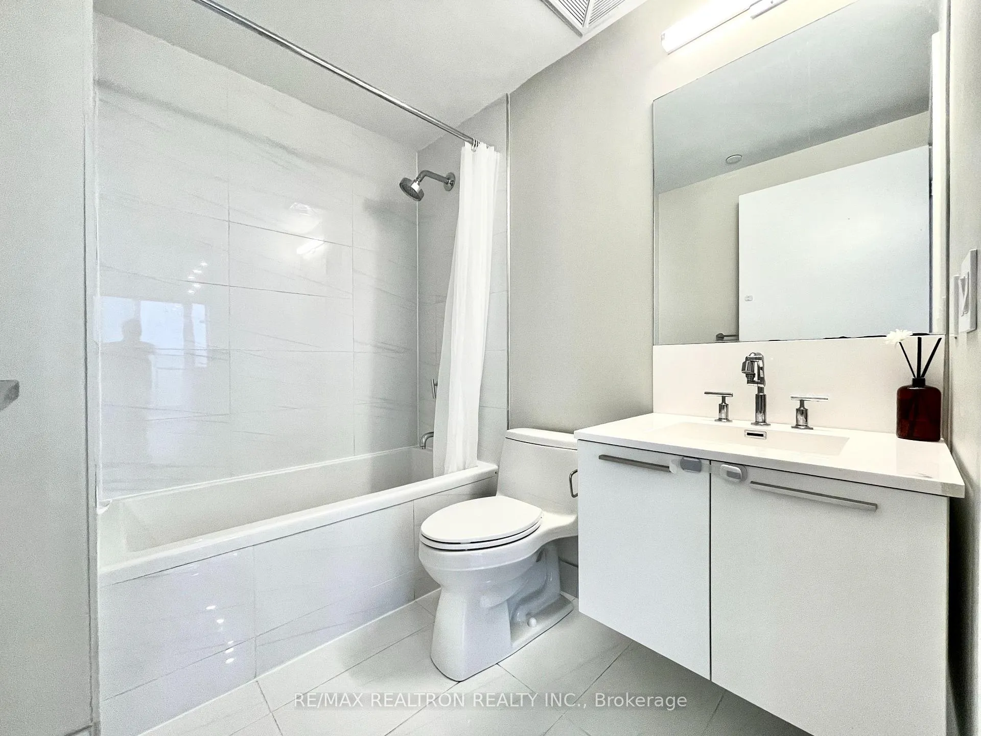 Photo 19 of Unit 4601, 3 Gloucester Street, Toronto, Church-Yonge Corridor — HOMEH
