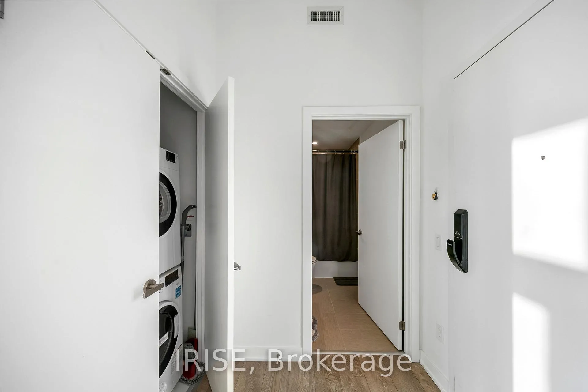 Photo 14 of Unit PH08, 28 Ann Street, Mississauga, Port Credit — HOMEH