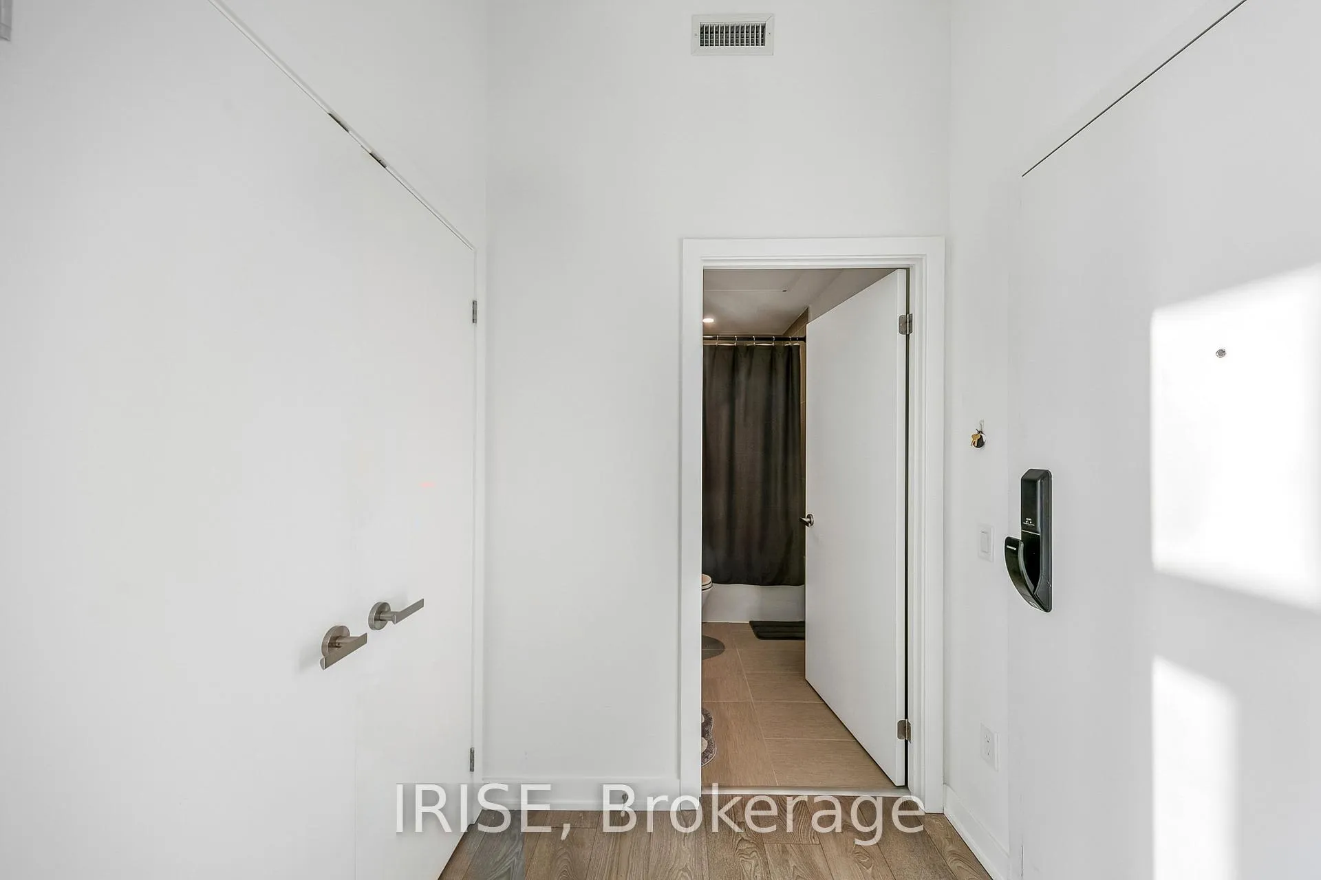 Photo 33 of Unit PH08, 28 Ann Street, Mississauga, Port Credit — HOMEH