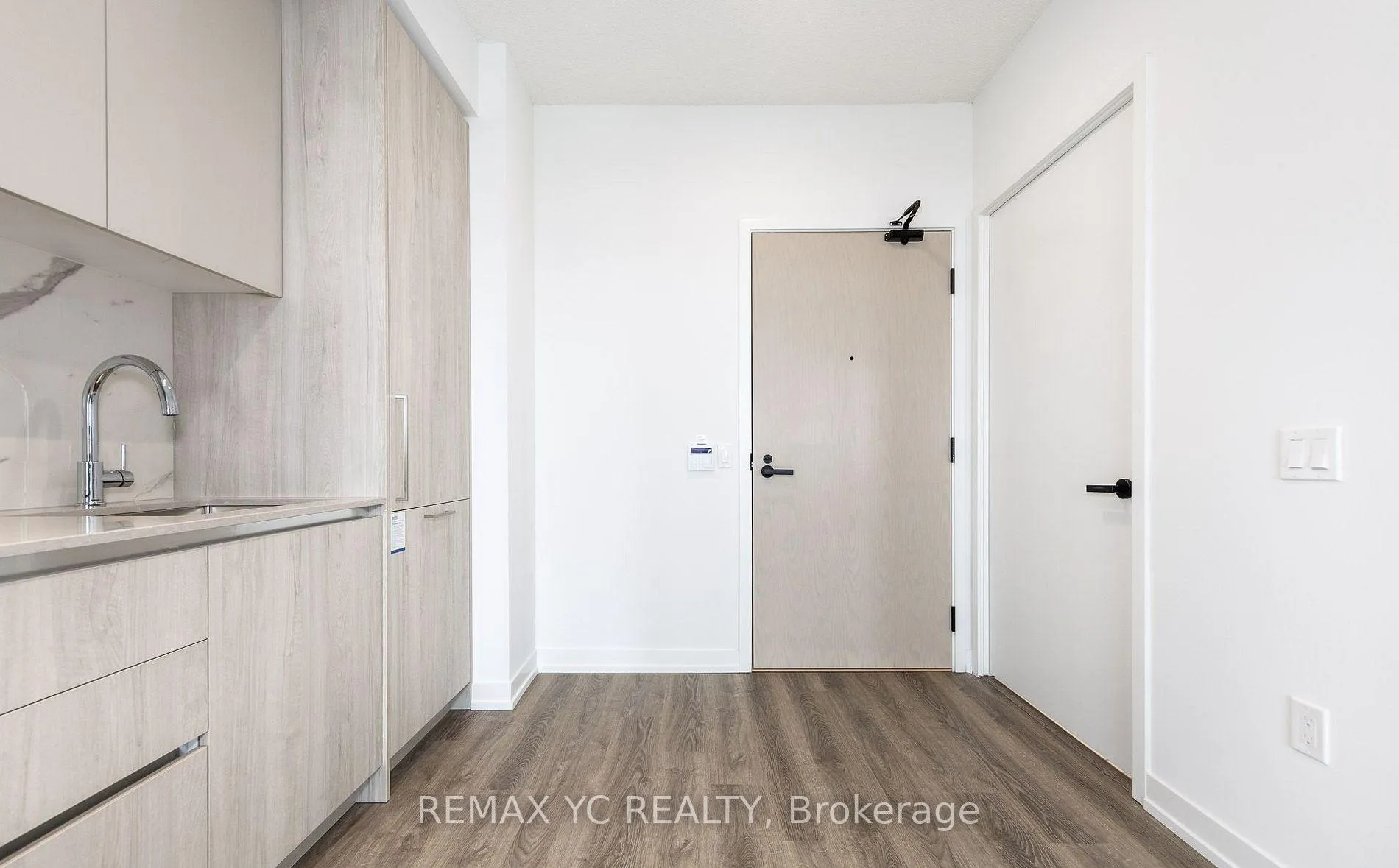 Photo 2 of Unit 4905, 195 Commerce Street, Vaughan, Vaughan Corporate Centre — HOMEH