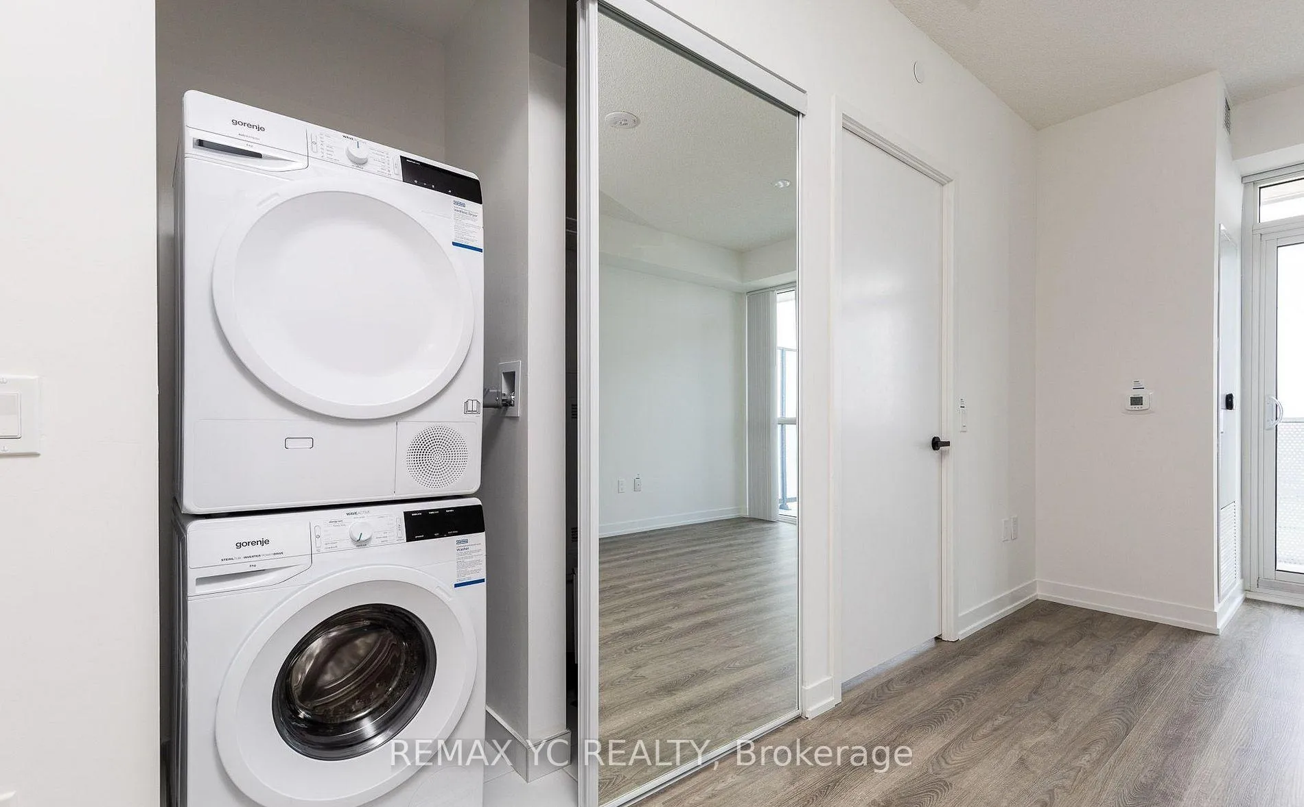 Photo 3 of Unit 4905, 195 Commerce Street, Vaughan, Vaughan Corporate Centre — HOMEH