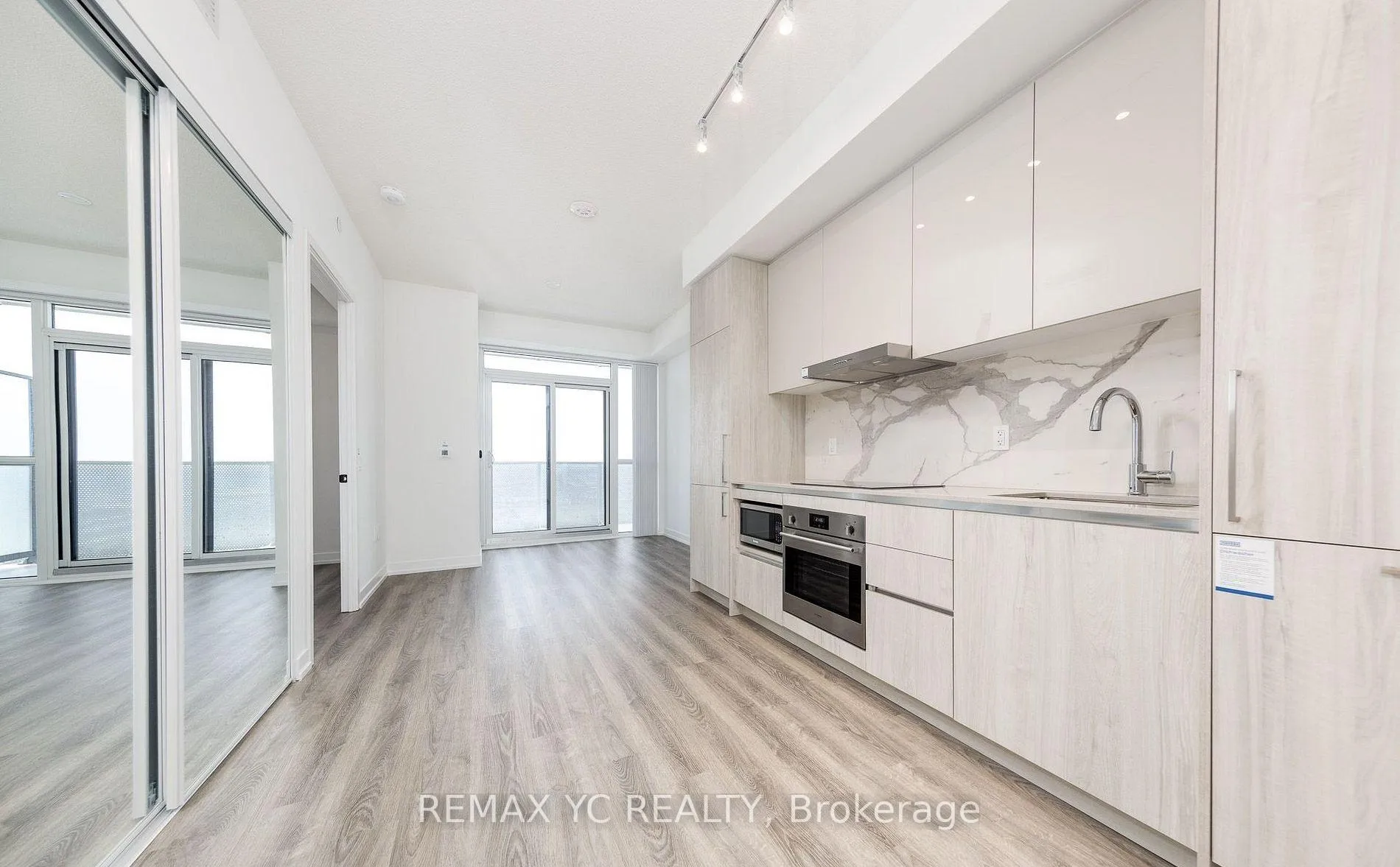 Photo 5 of Unit 4905, 195 Commerce Street, Vaughan, Vaughan Corporate Centre — HOMEH