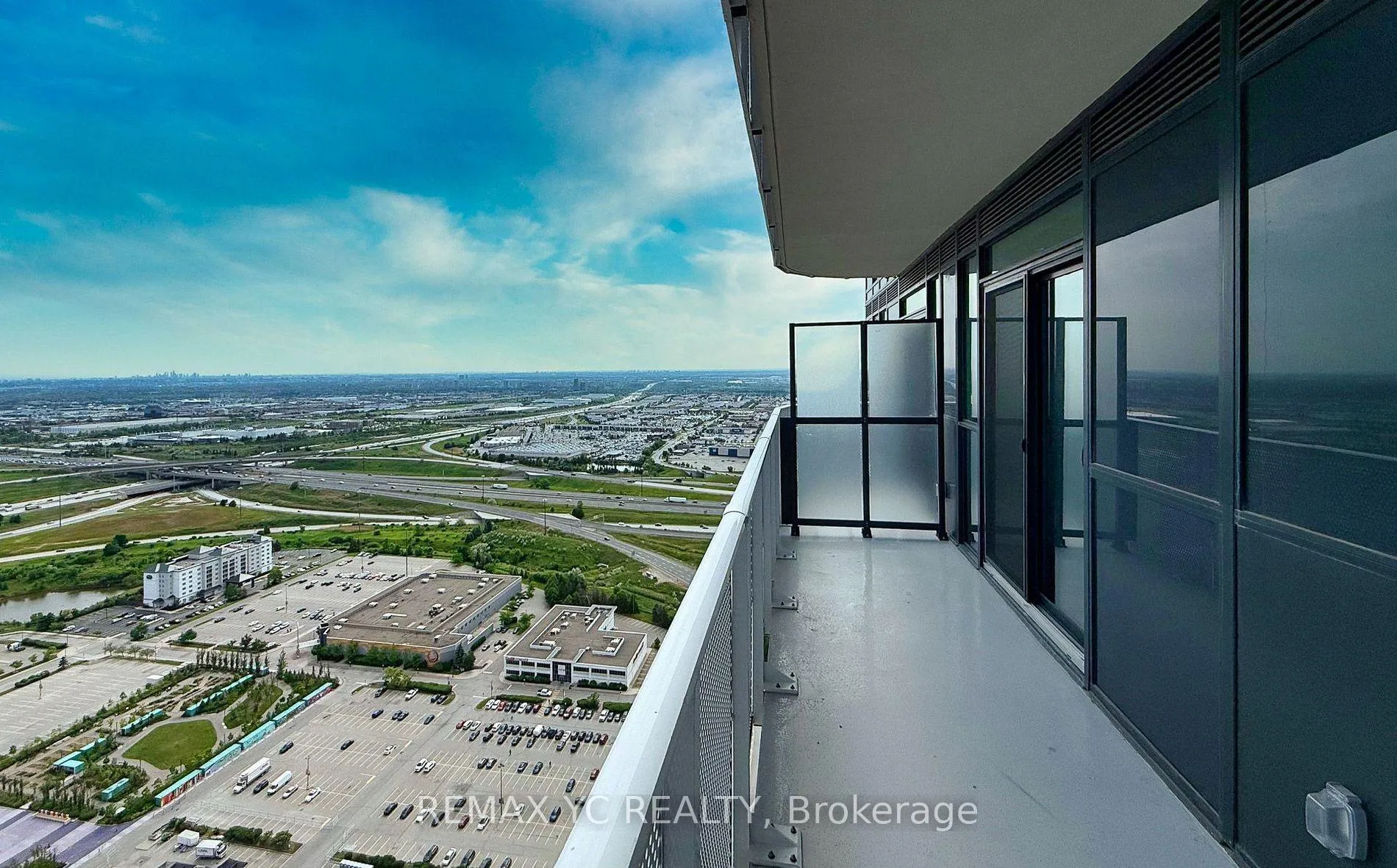 Photo 21 of Unit 4905, 195 Commerce Street, Vaughan, Vaughan Corporate Centre — HOMEH