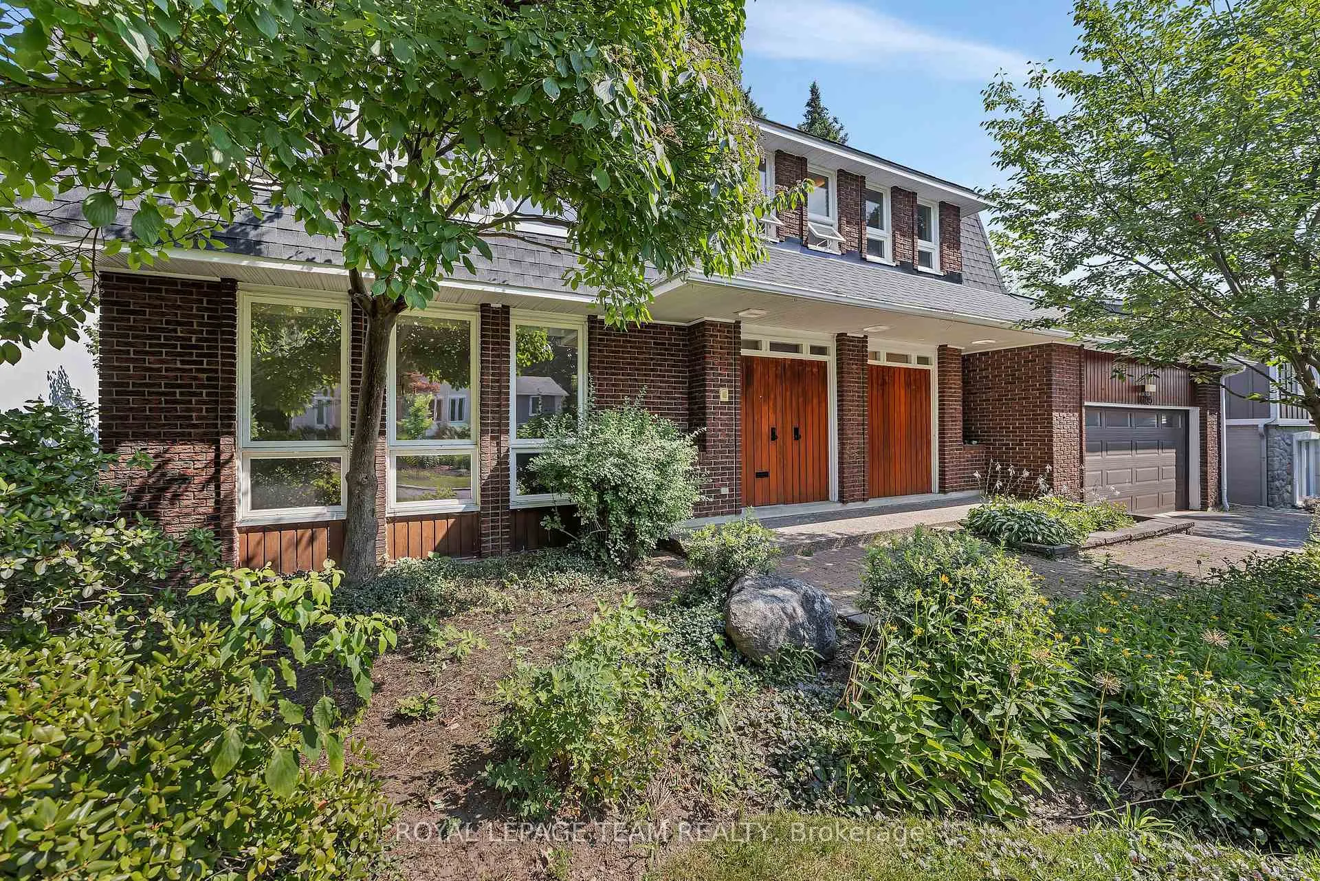 Photo 2 of 1825 Yale Avenue, Ottawa, Guildwood Estates - Urbandale Acres — HOMEH