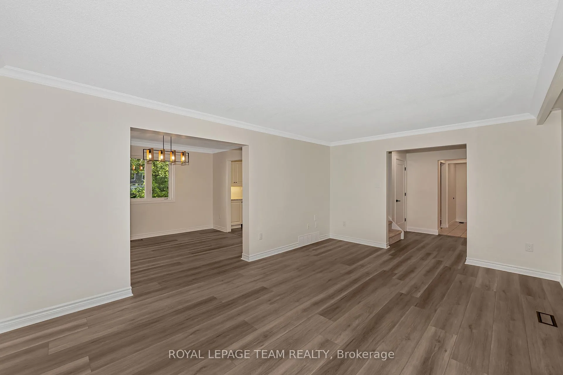 Photo 9 of 1825 Yale Avenue, Ottawa, Guildwood Estates - Urbandale Acres — HOMEH