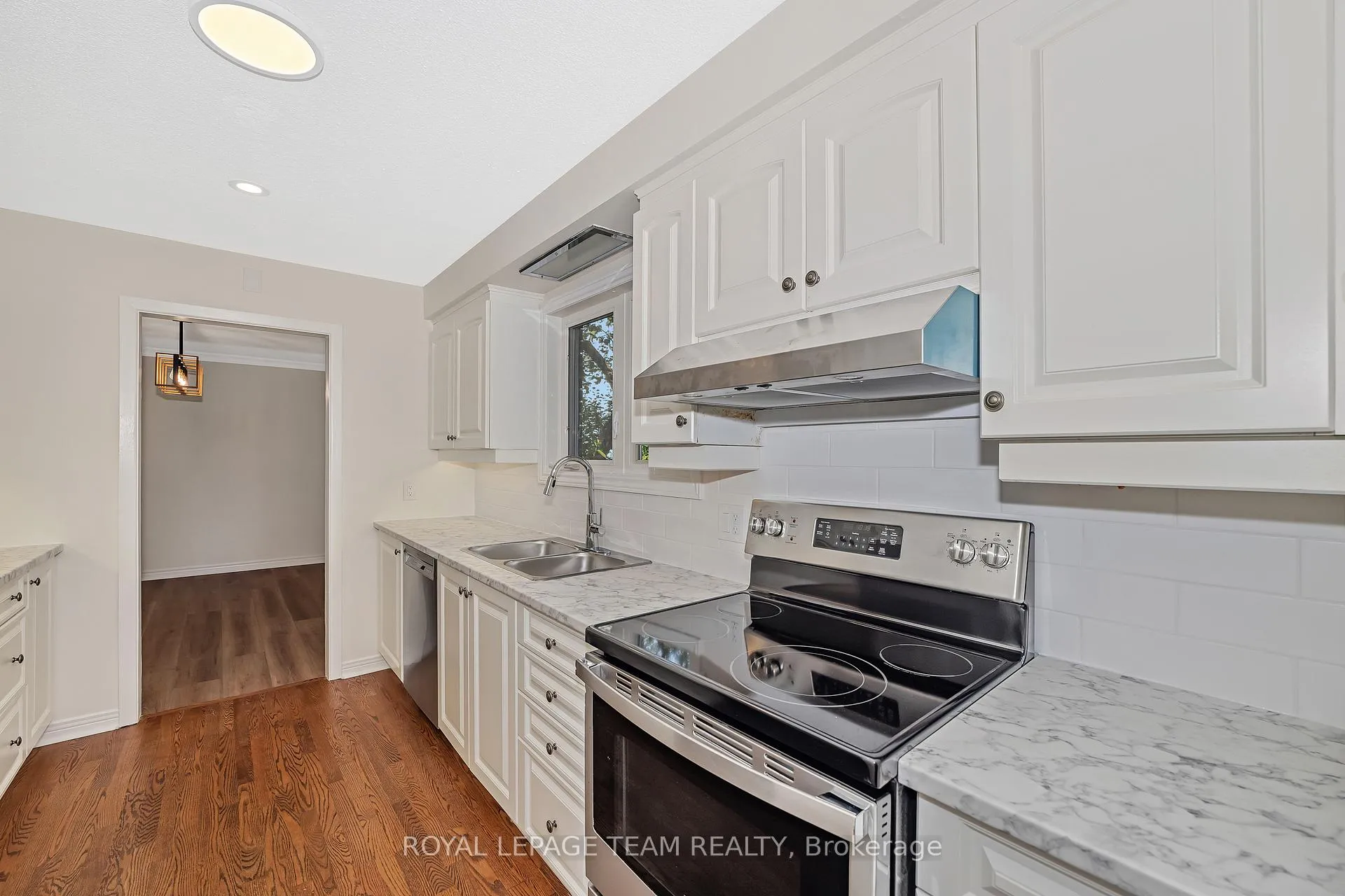 Photo 13 of 1825 Yale Avenue, Ottawa, Guildwood Estates - Urbandale Acres — HOMEH
