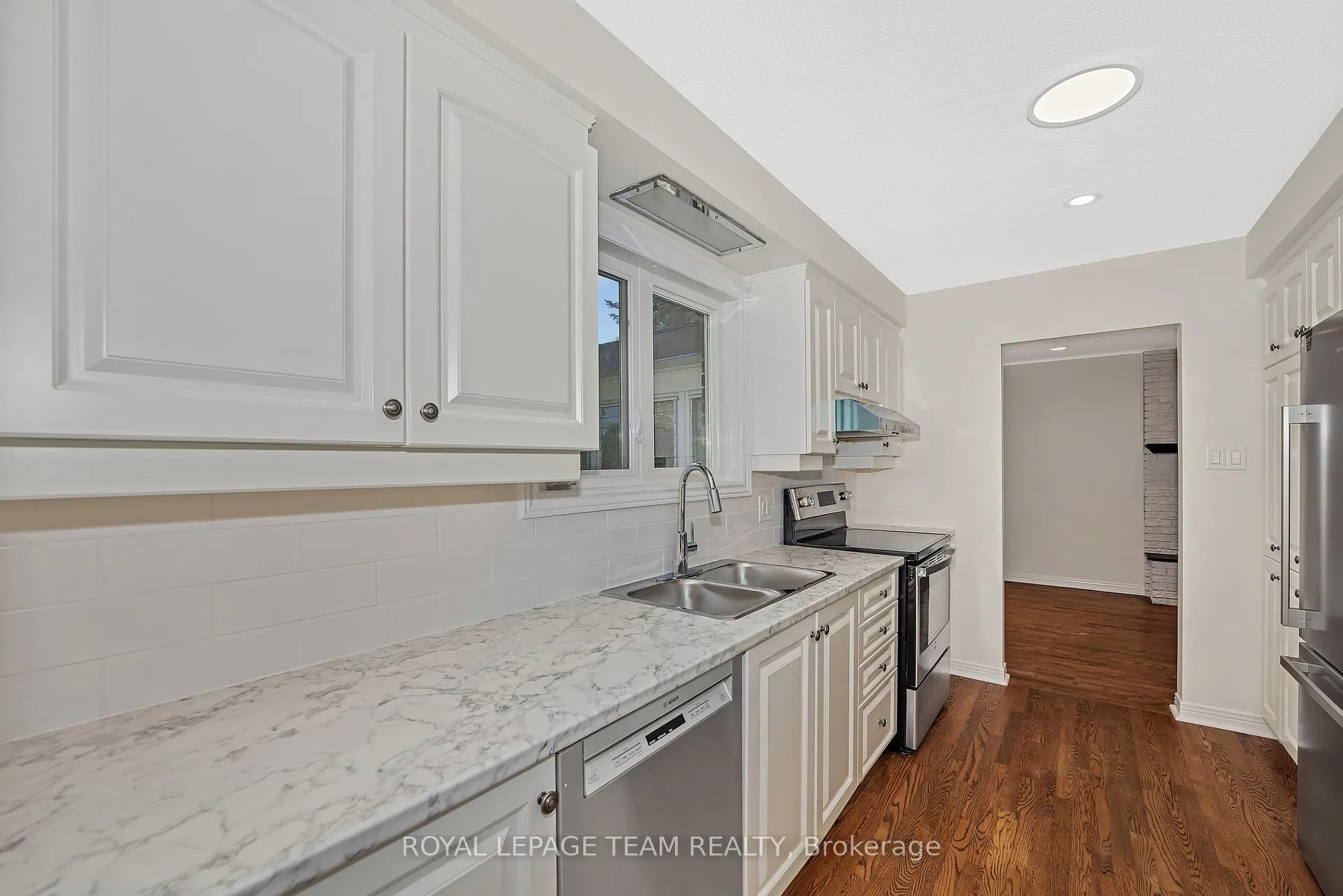 Photo 14 of 1825 Yale Avenue, Ottawa, Guildwood Estates - Urbandale Acres — HOMEH