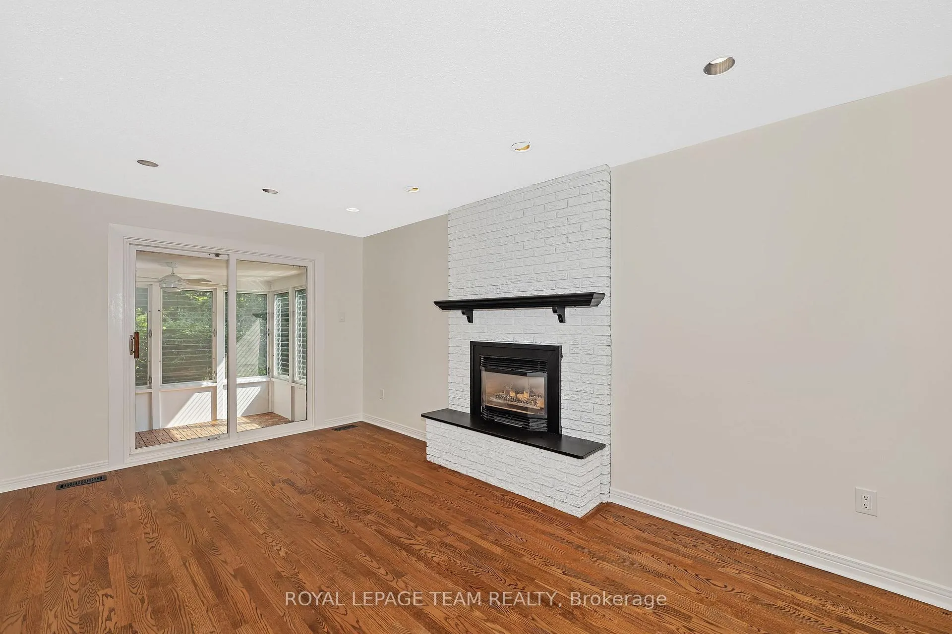 Photo 17 of 1825 Yale Avenue, Ottawa, Guildwood Estates - Urbandale Acres — HOMEH