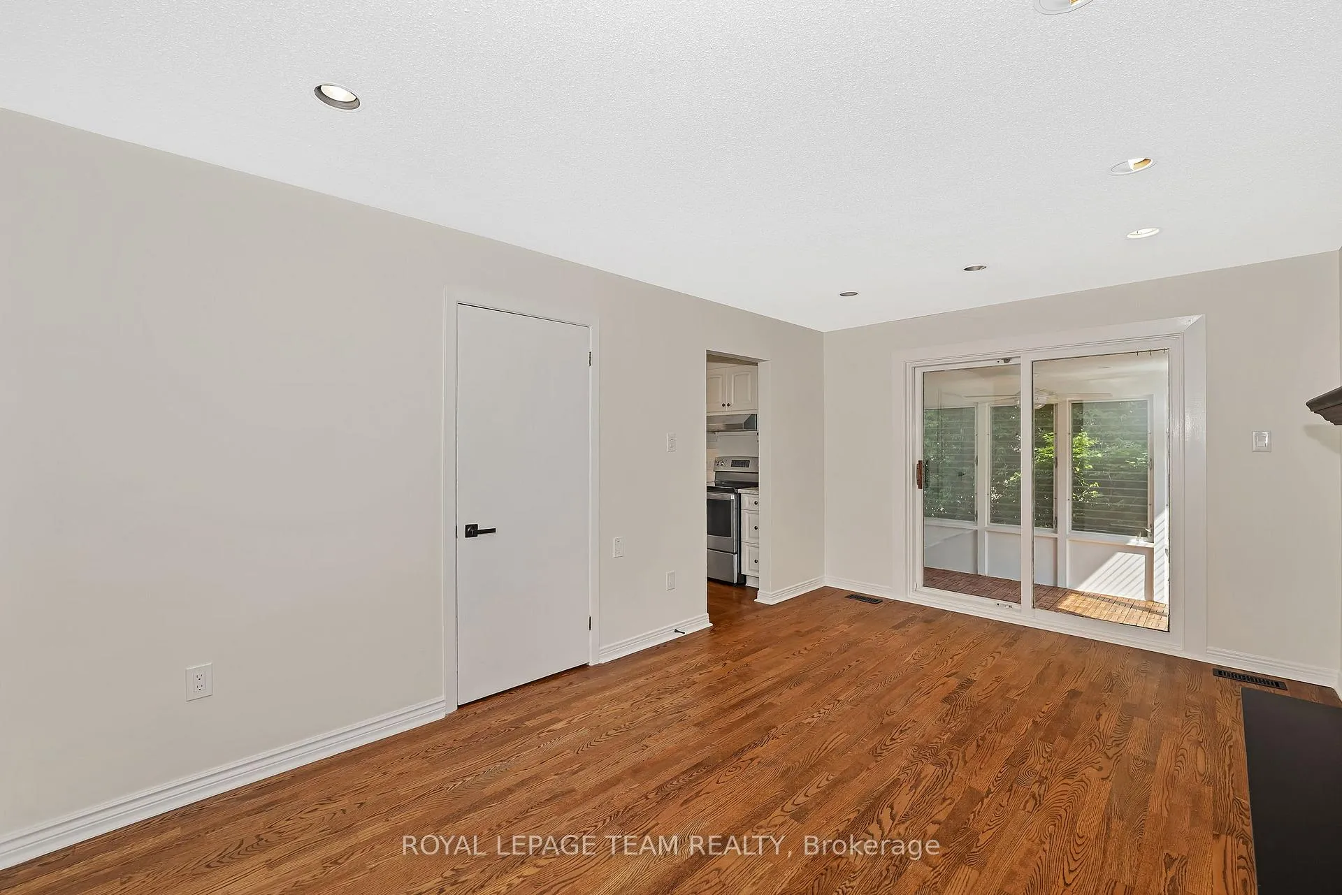 Photo 19 of 1825 Yale Avenue, Ottawa, Guildwood Estates - Urbandale Acres — HOMEH