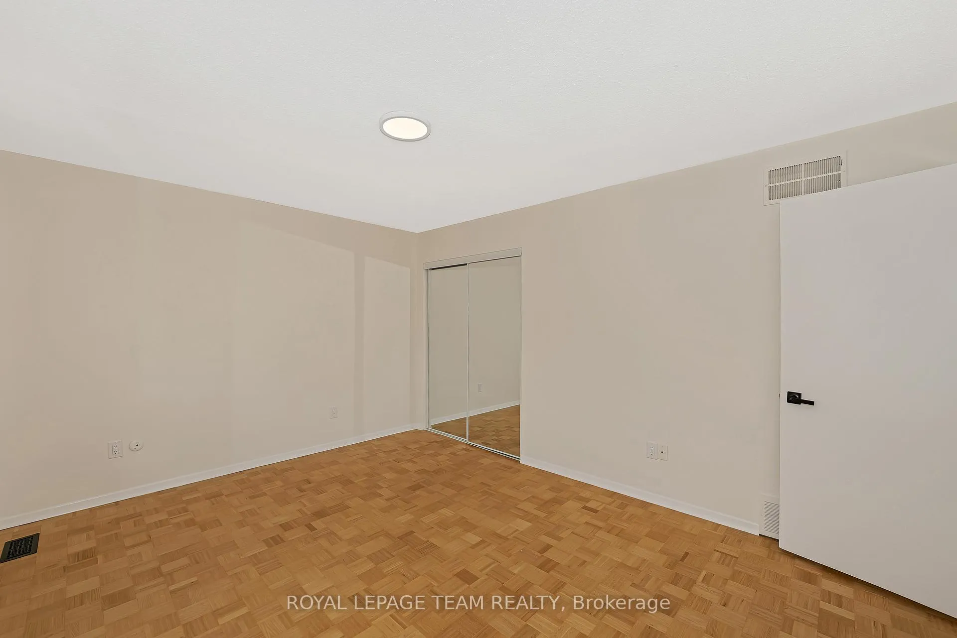 Photo 26 of 1825 Yale Avenue, Ottawa, Guildwood Estates - Urbandale Acres — HOMEH
