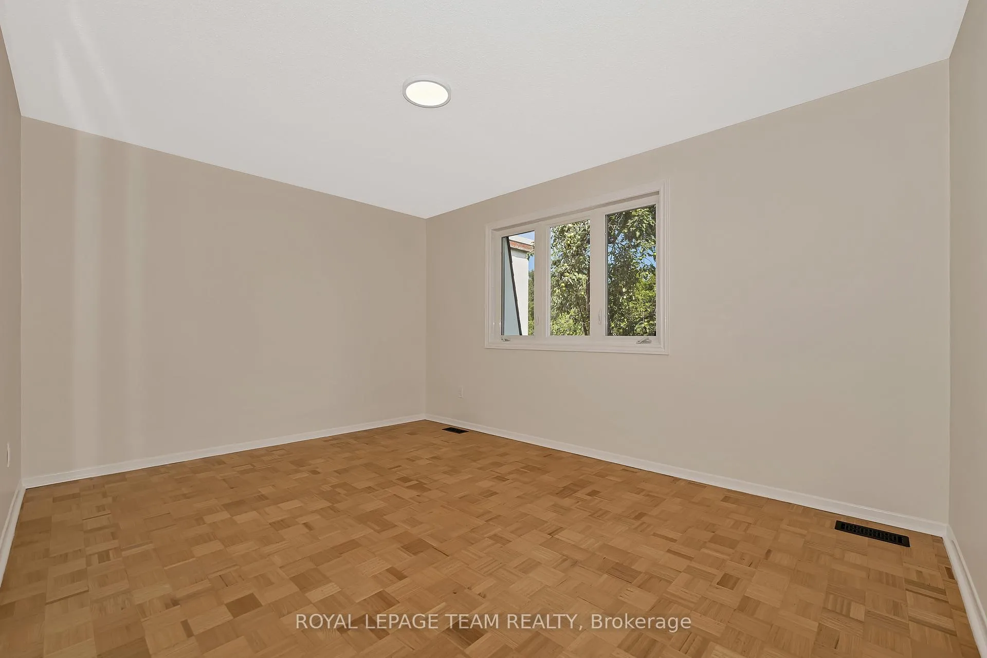 Photo 29 of 1825 Yale Avenue, Ottawa, Guildwood Estates - Urbandale Acres — HOMEH