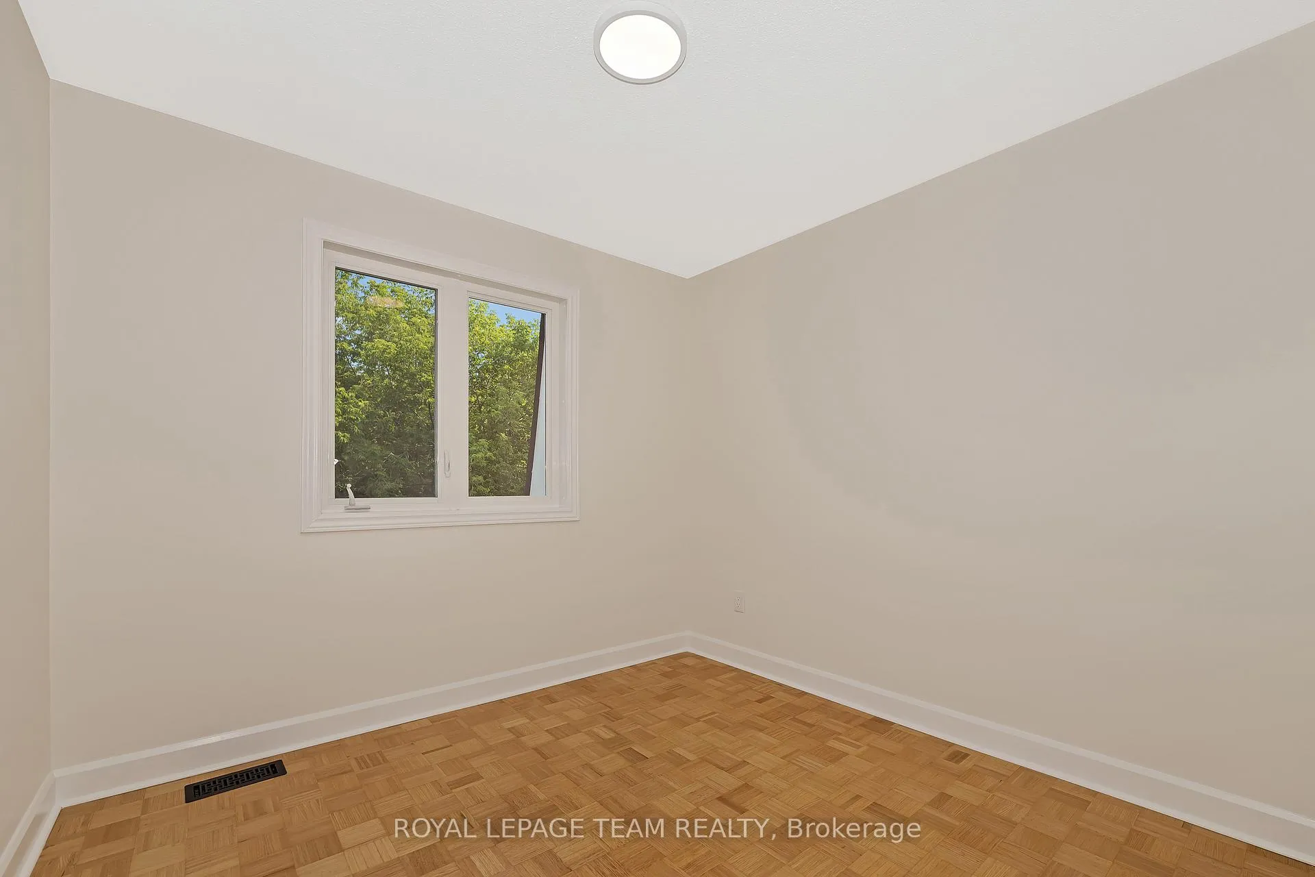Photo 31 of 1825 Yale Avenue, Ottawa, Guildwood Estates - Urbandale Acres — HOMEH