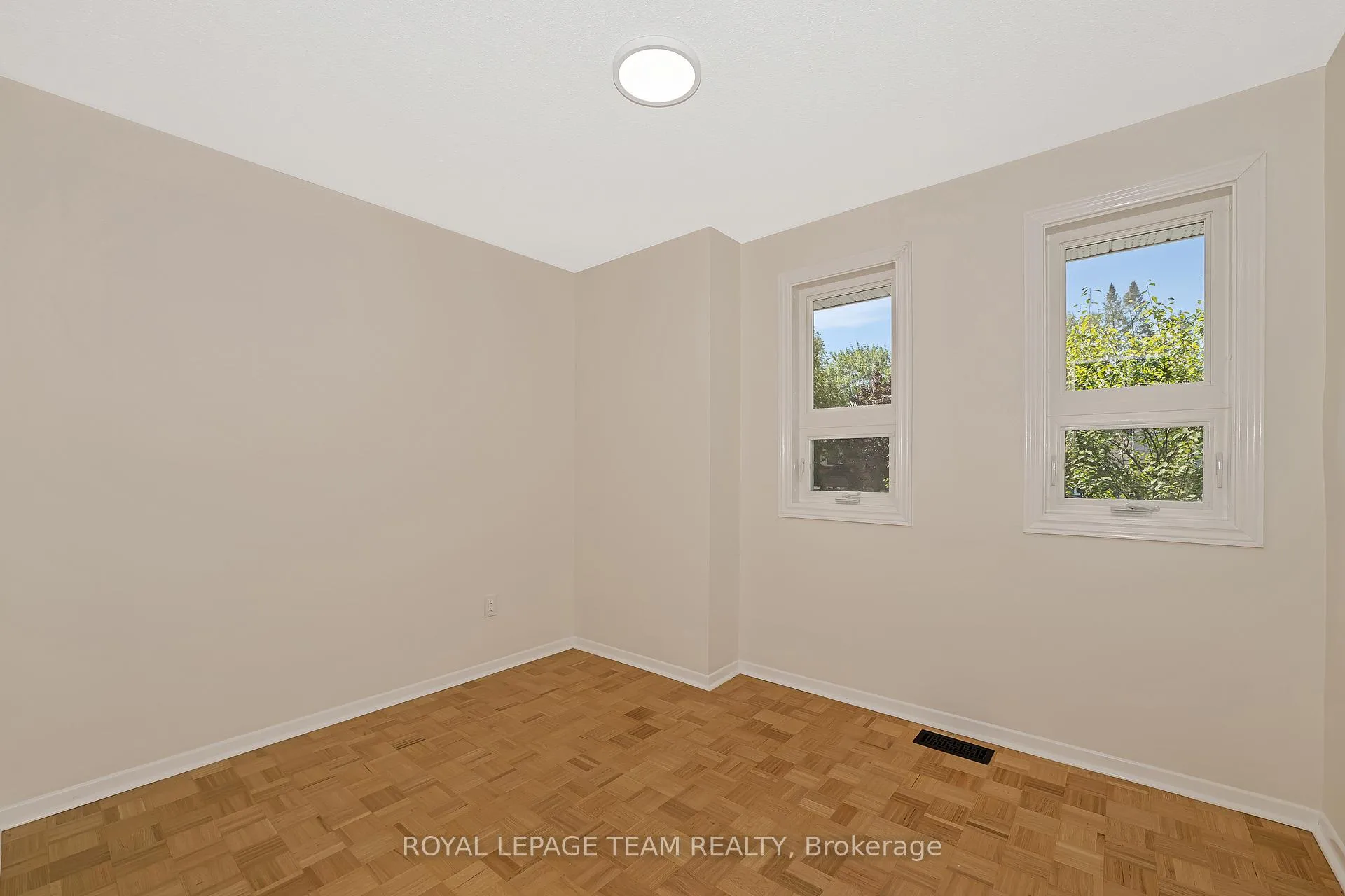 Photo 32 of 1825 Yale Avenue, Ottawa, Guildwood Estates - Urbandale Acres — HOMEH