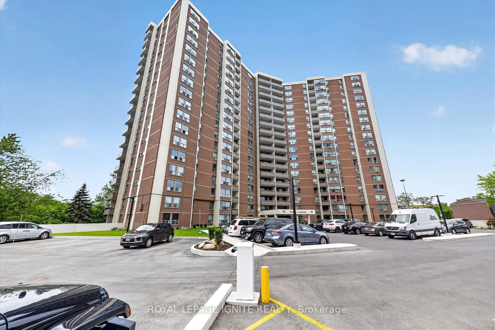 Photo 3 of Unit 208, 15 Vicora Link Way, Toronto, Flemingdon Park — HOMEH