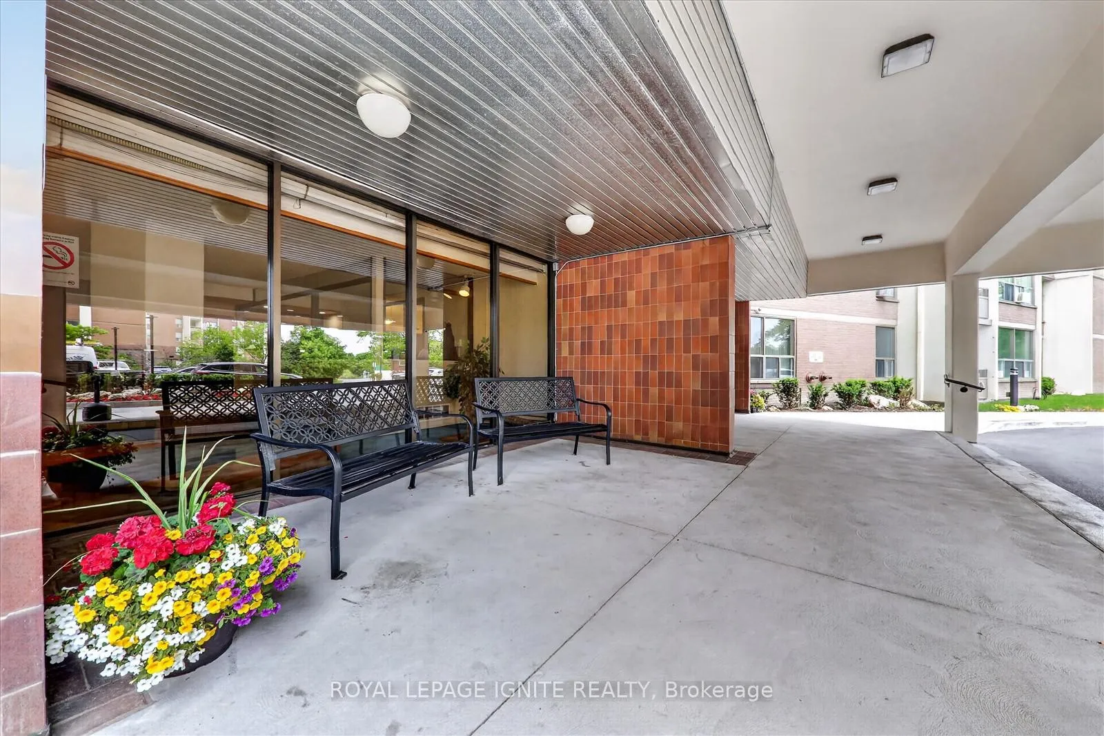 Photo 5 of Unit 208, 15 Vicora Link Way, Toronto, Flemingdon Park — HOMEH