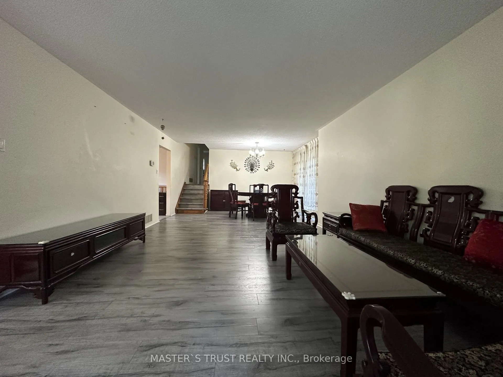 Photo 2 of 32 Castle Harbour Lane, Markham, Thornhill — HOMEH