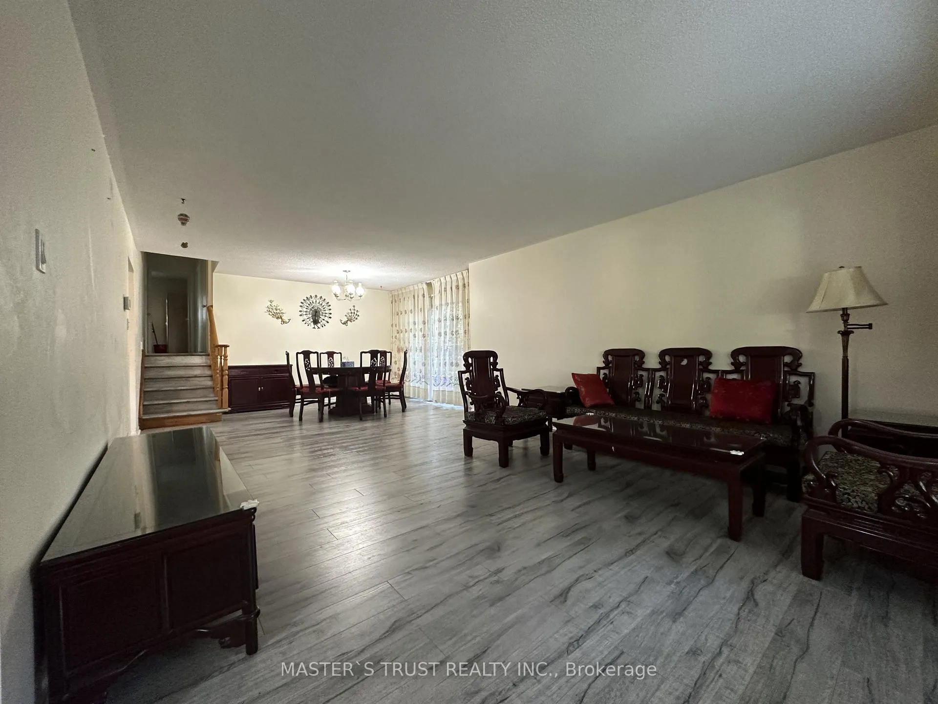 Photo 3 of 32 Castle Harbour Lane, Markham, Thornhill — HOMEH