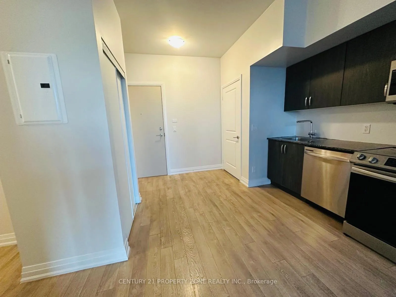 Photo 5 of Unit 1003, 10 Meadowglen Place, Scarborough, Woburn — HOMEH