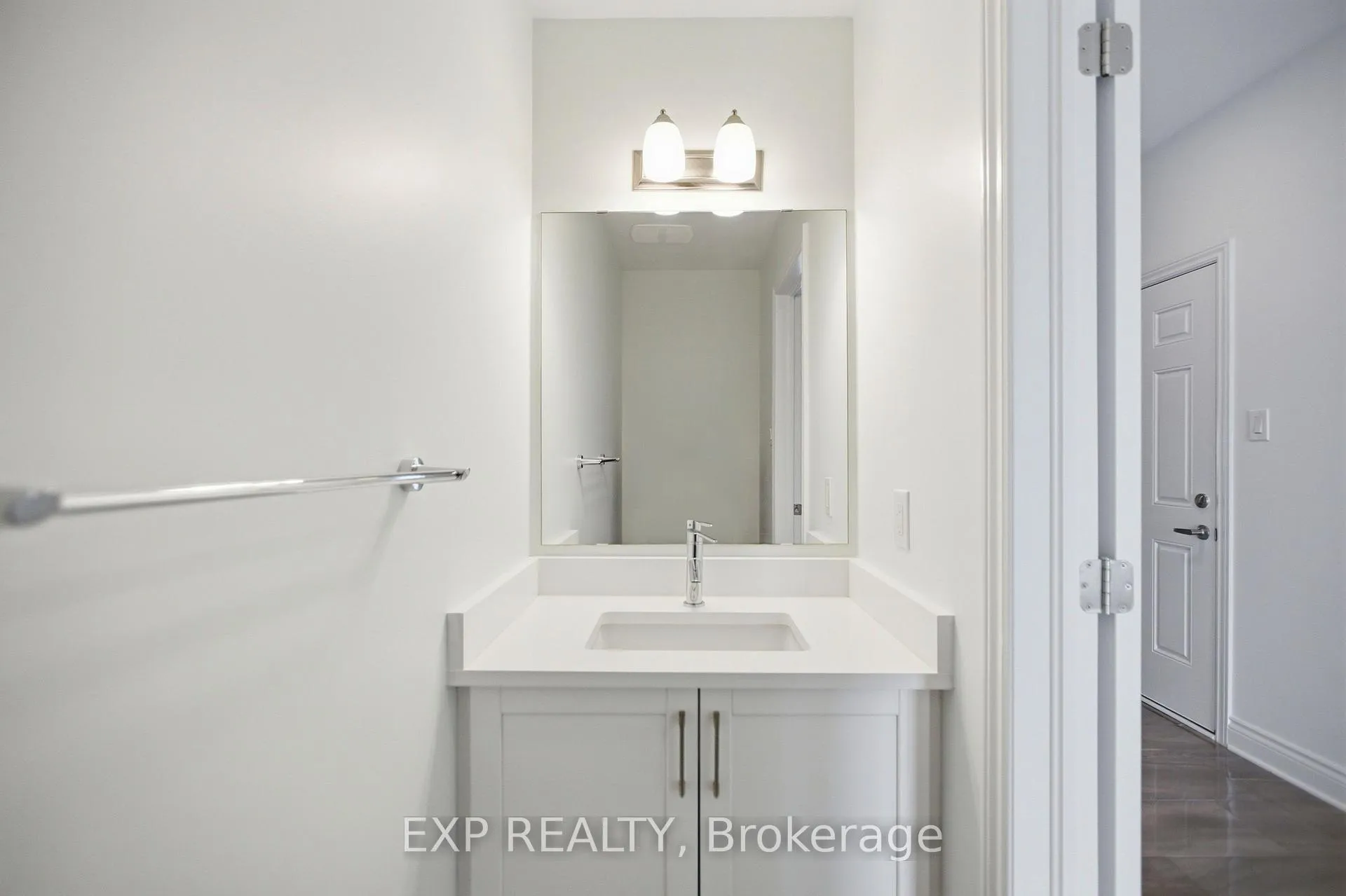 Photo 9 of 704 Brian Good Avenue, Ottawa, Riverside South/Gloucester Glen — HOMEH
