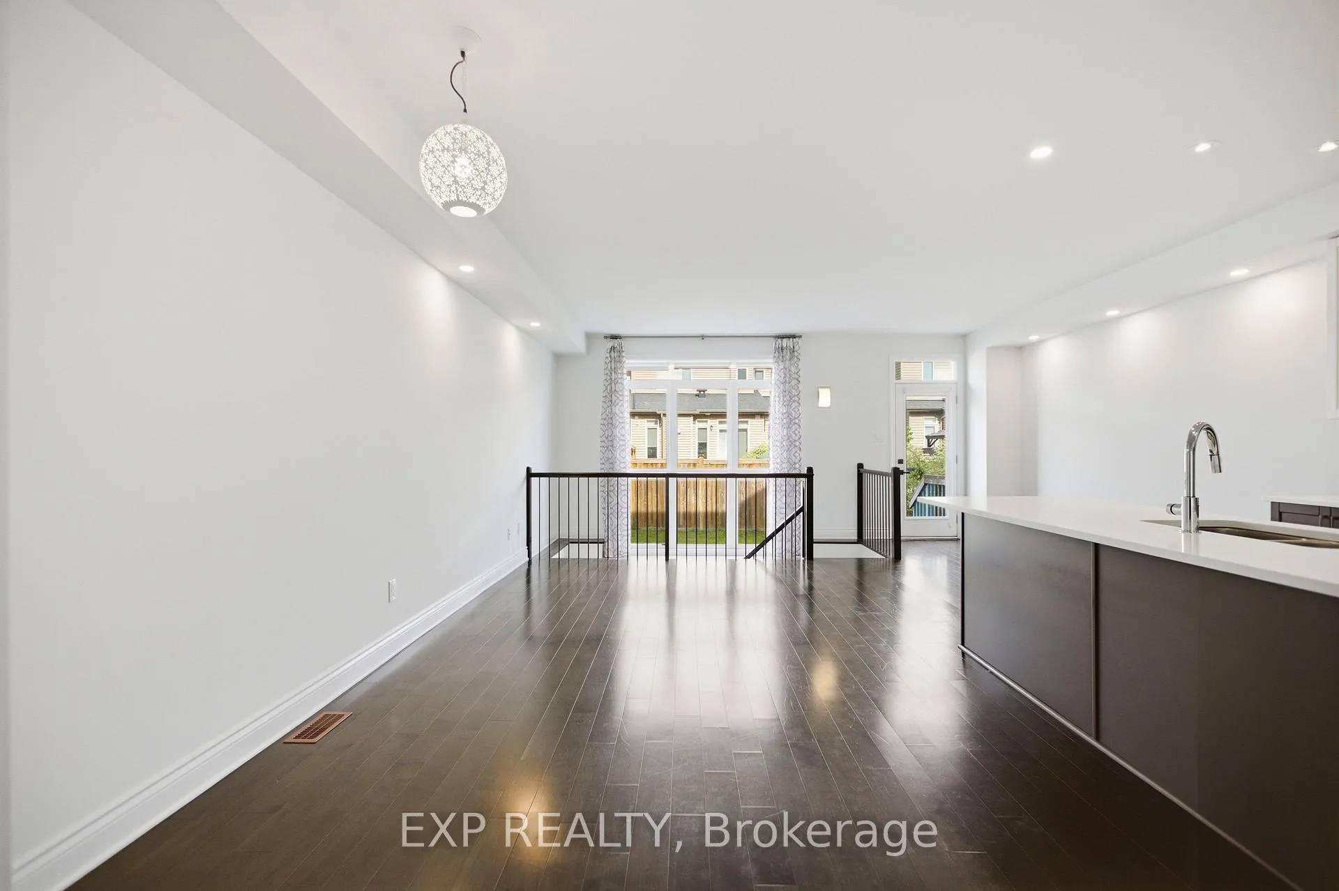 Photo 12 of 704 Brian Good Avenue, Ottawa, Riverside South/Gloucester Glen — HOMEH