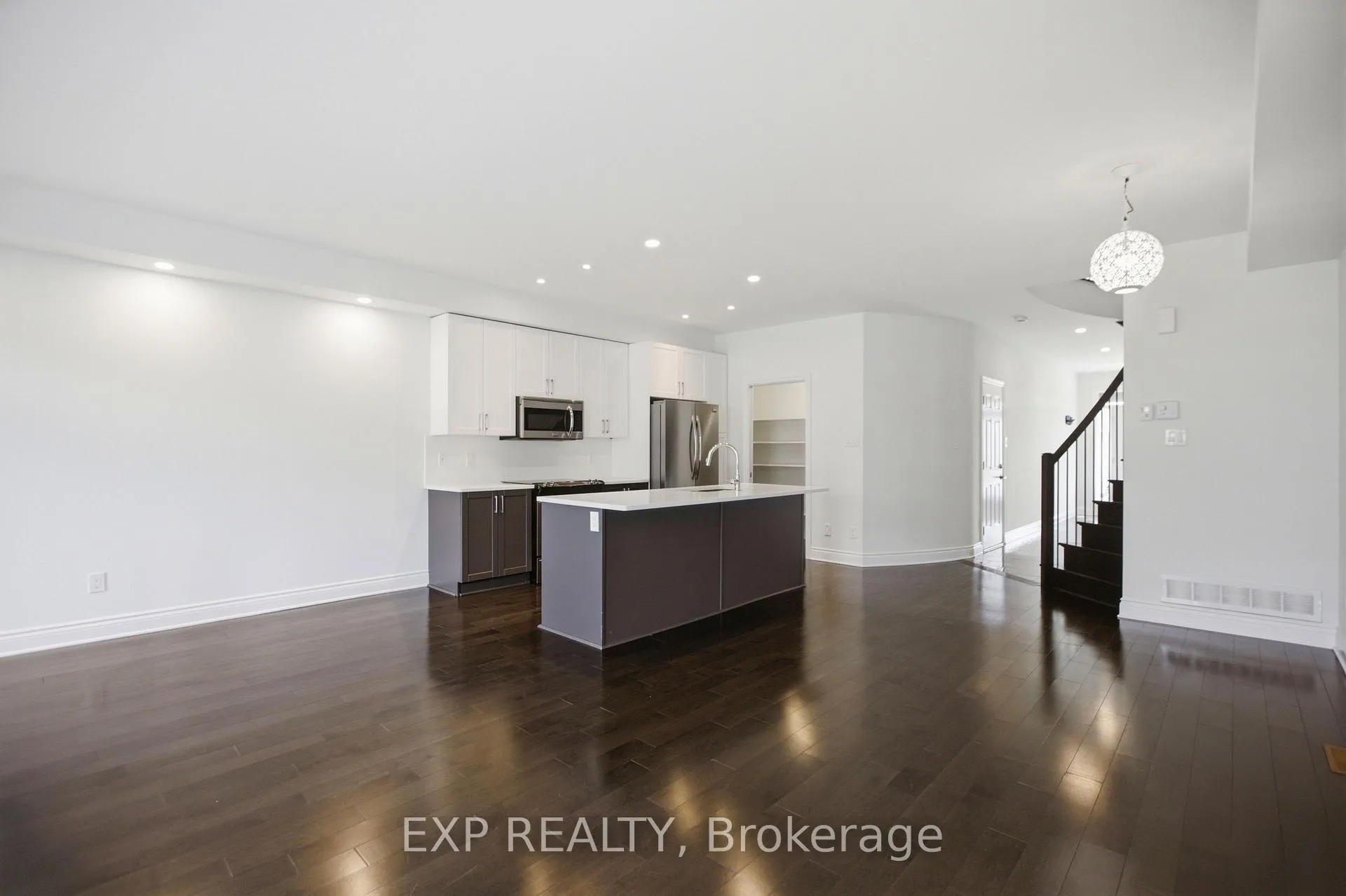 Photo 13 of 704 Brian Good Avenue, Ottawa, Riverside South/Gloucester Glen — HOMEH