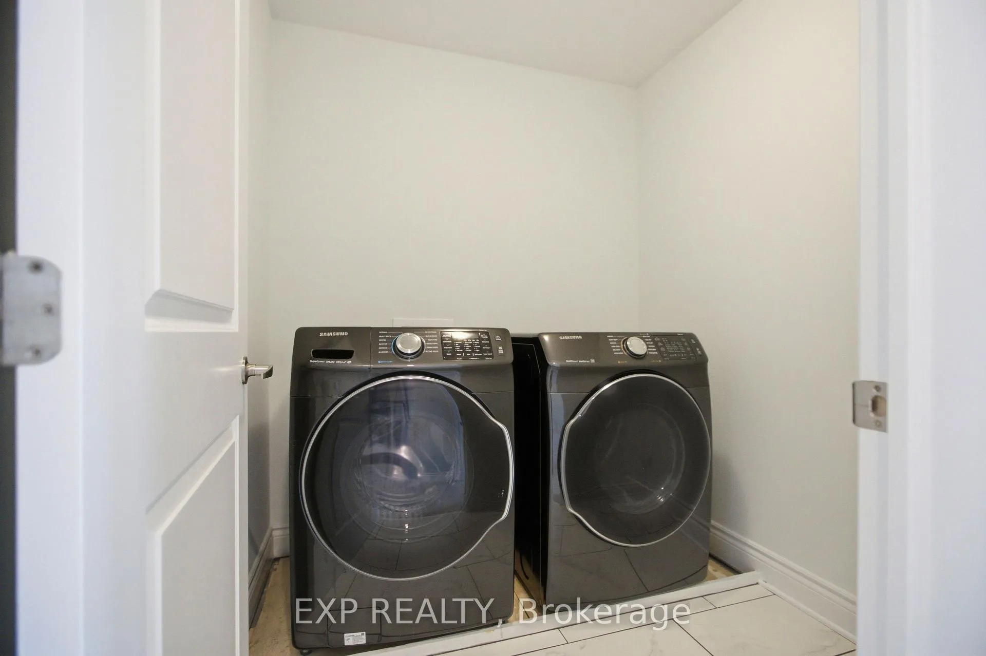 Photo 35 of 704 Brian Good Avenue, Ottawa, Riverside South/Gloucester Glen — HOMEH