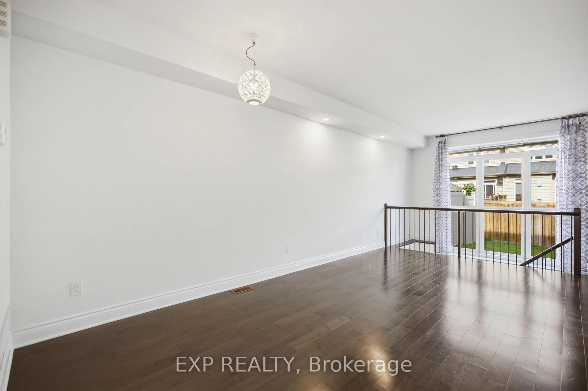 Photo 15 of 704 Brian Good Avenue, Ottawa, Riverside South/Gloucester Glen — HOMEH