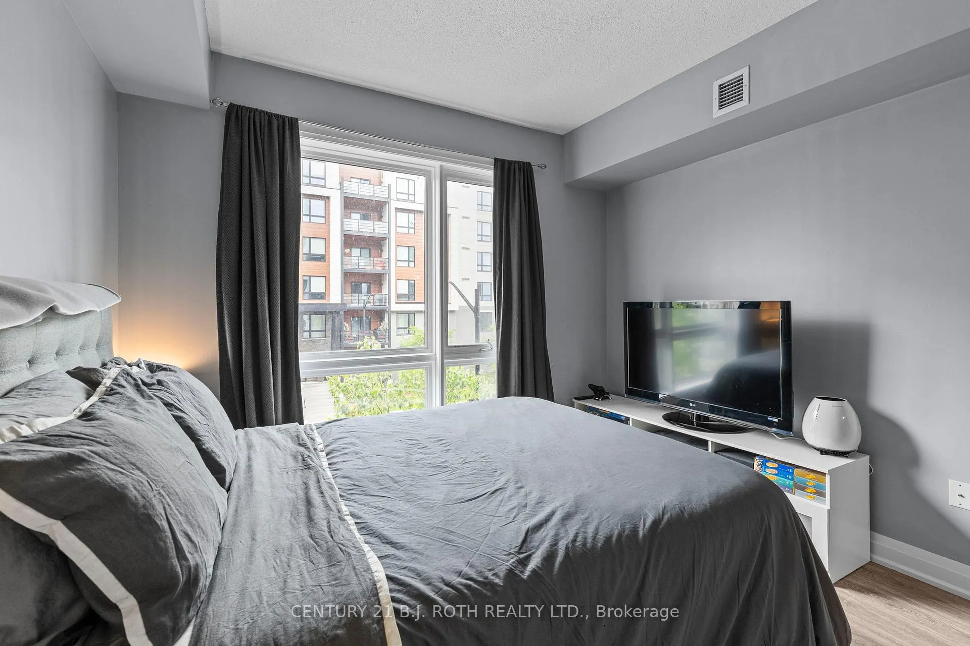 Photo 14 of Unit 307, 300 Essa Road, Barrie, 400 West — HOMEH