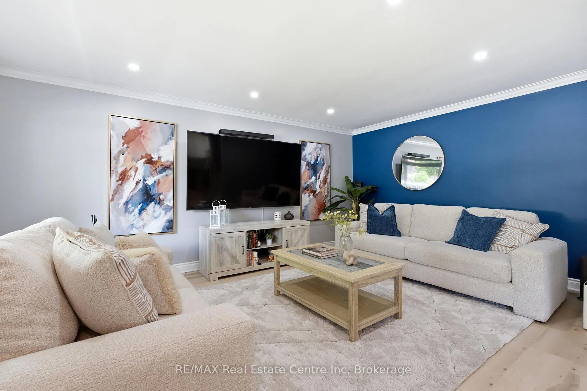 Photo 8 of 10 Calgary Avenue, Guelph, St. George's — HOMEH