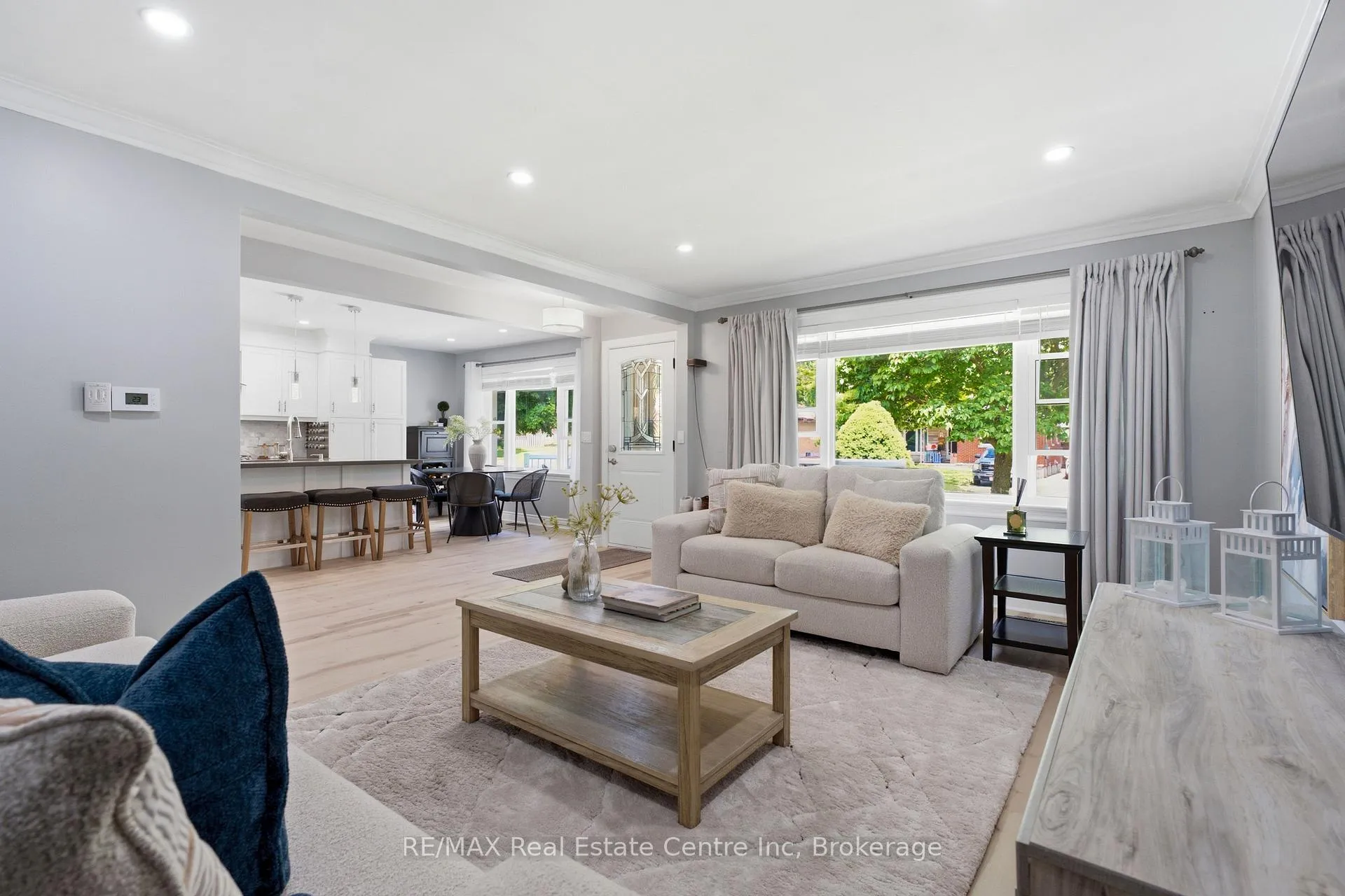 Photo 9 of 10 Calgary Avenue, Guelph, St. George's — HOMEH