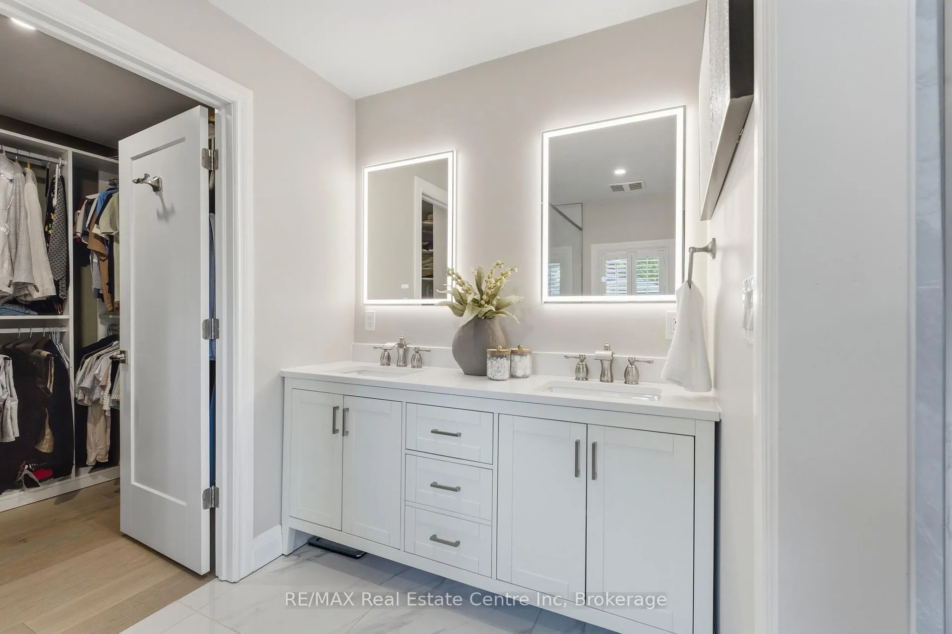 Photo 13 of 10 Calgary Avenue, Guelph, St. George's — HOMEH
