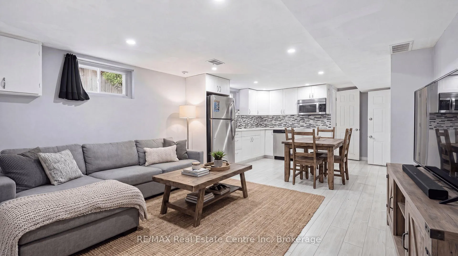 Photo 20 of 10 Calgary Avenue, Guelph, St. George's — HOMEH
